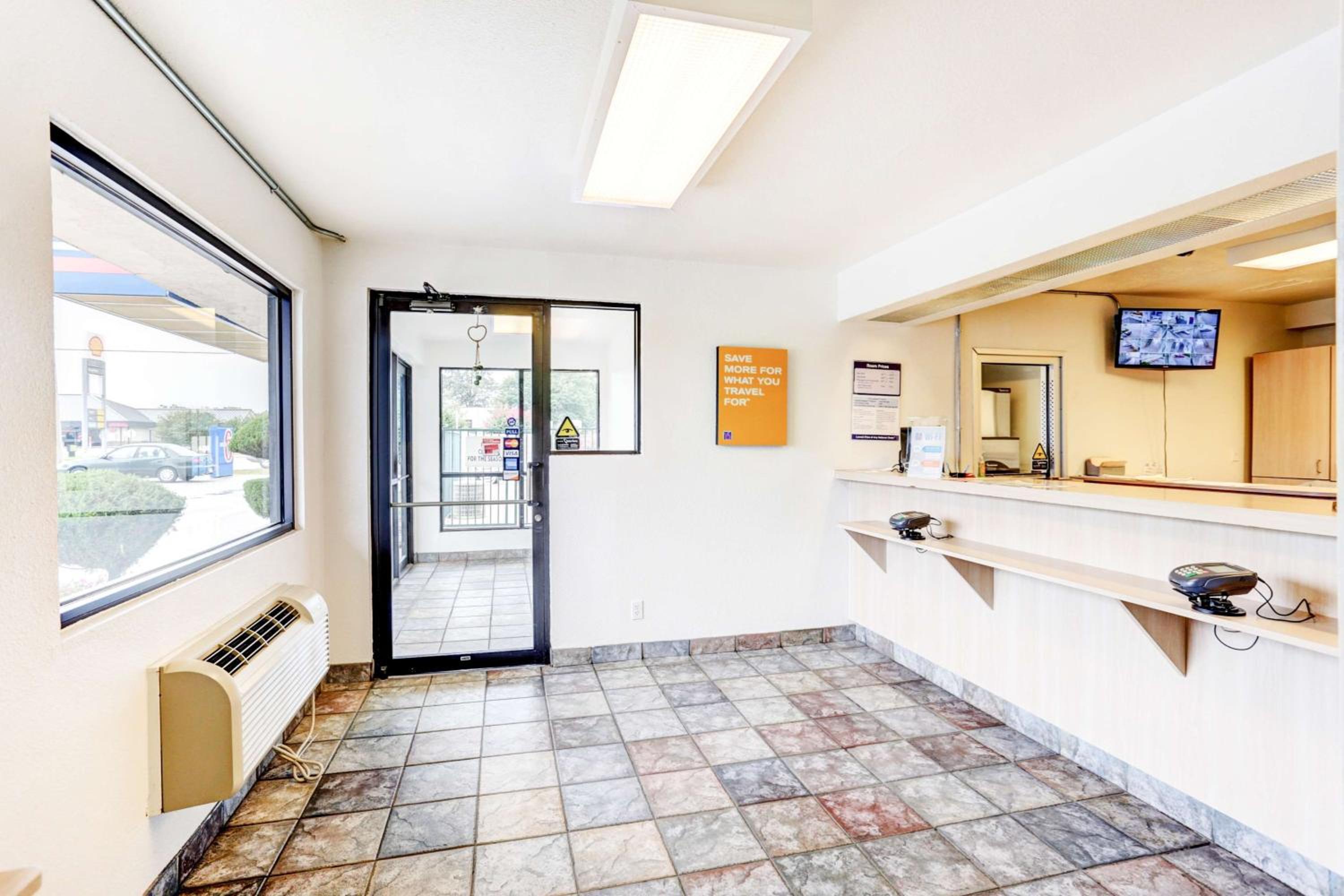 Jonesboro Vacations - Motel 6 Jonesboro - Property Image 17
