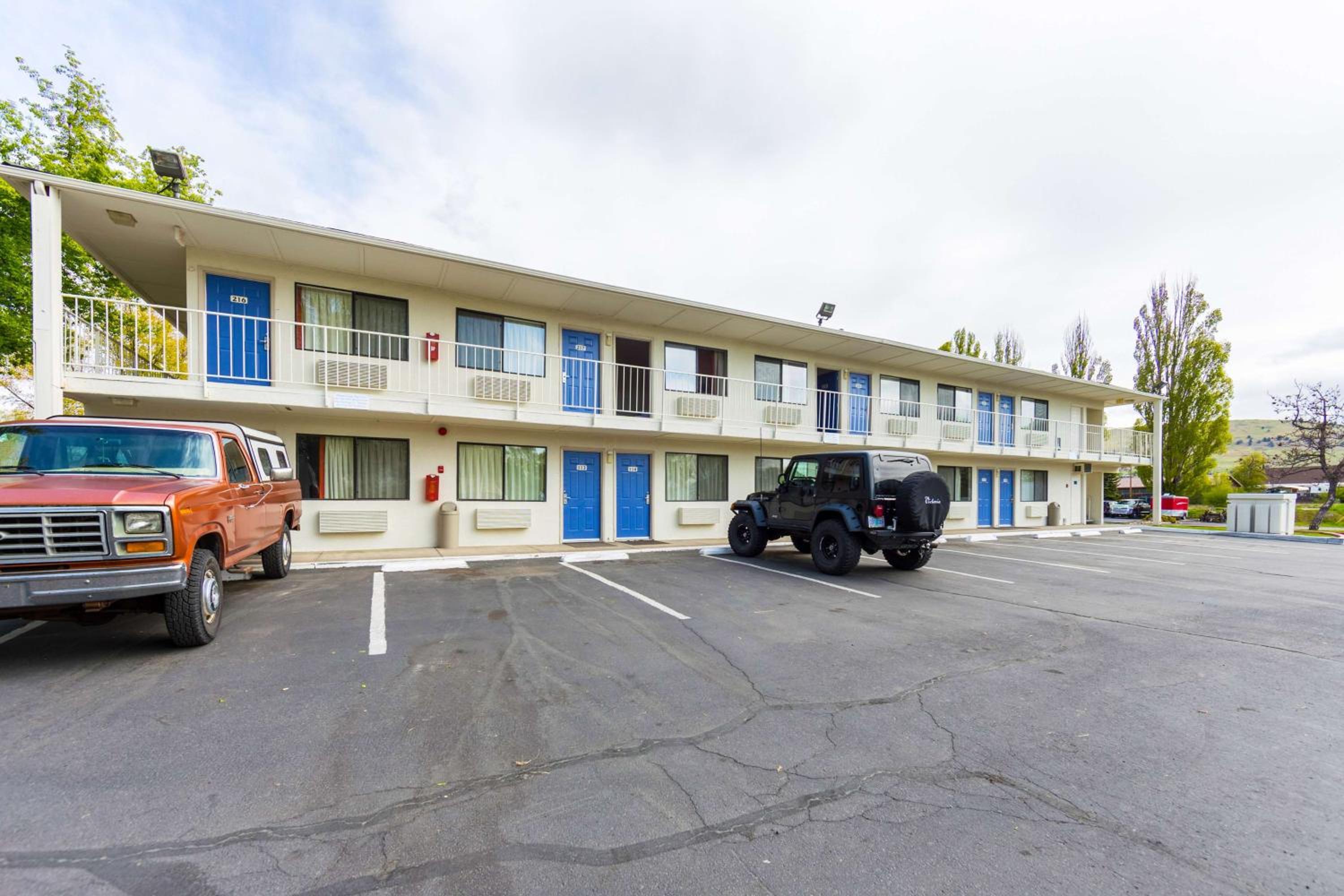 Klamath Falls Vacations - Motel 6-Klamath Falls, OR - Property Image 9