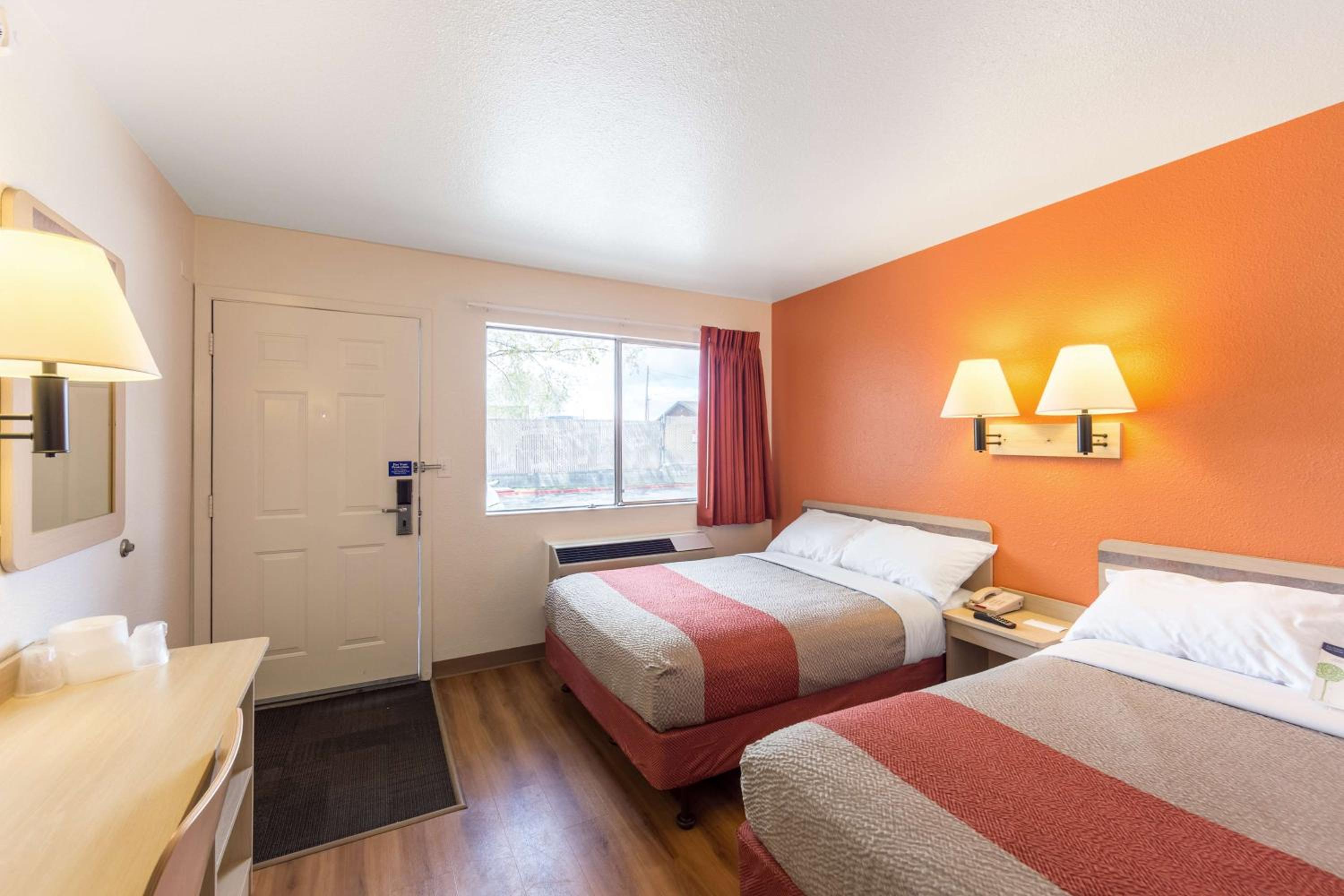 Klamath Falls Vacations - Motel 6-Klamath Falls, OR - Property Image 30