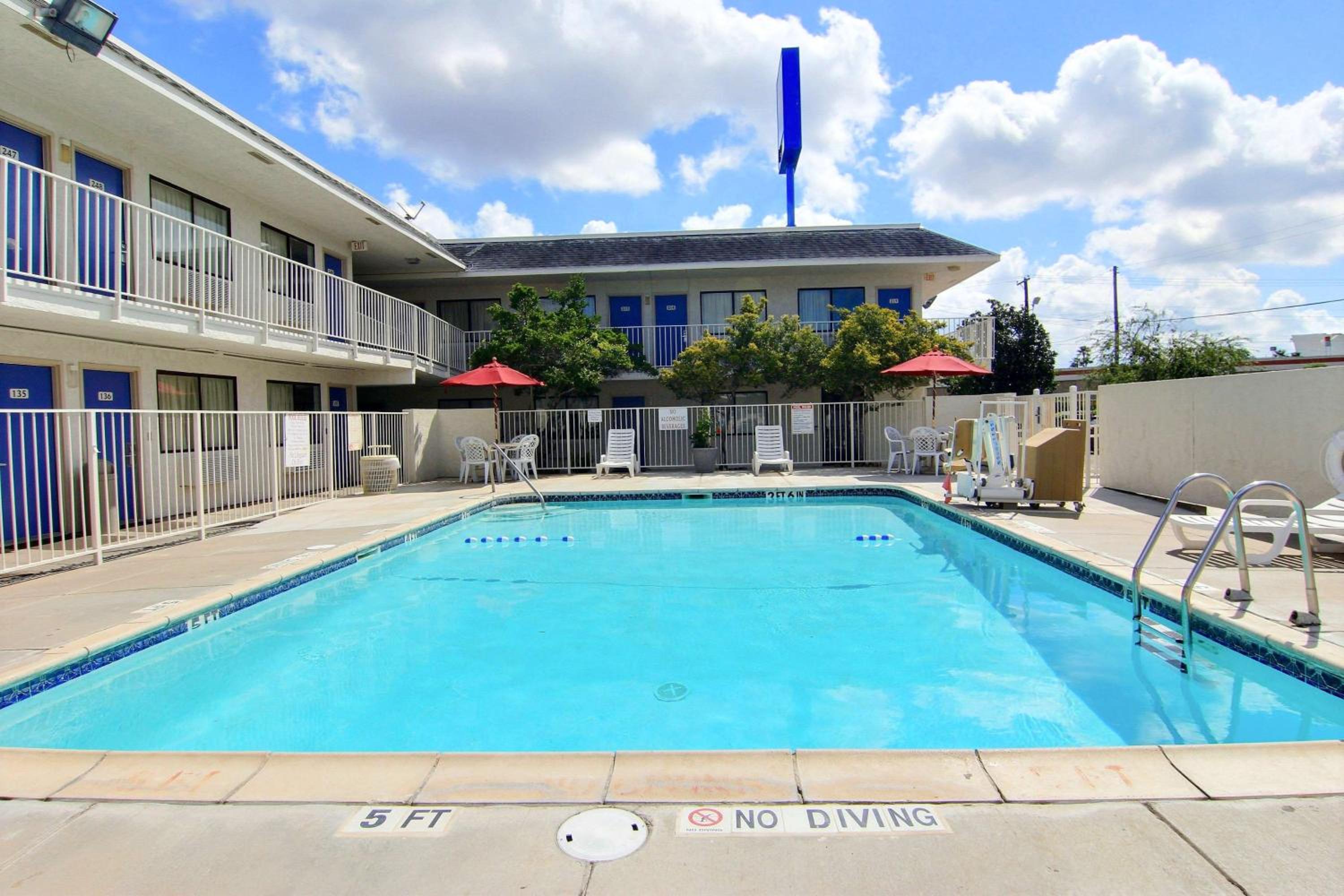 Motel 6-Kingsville, TX