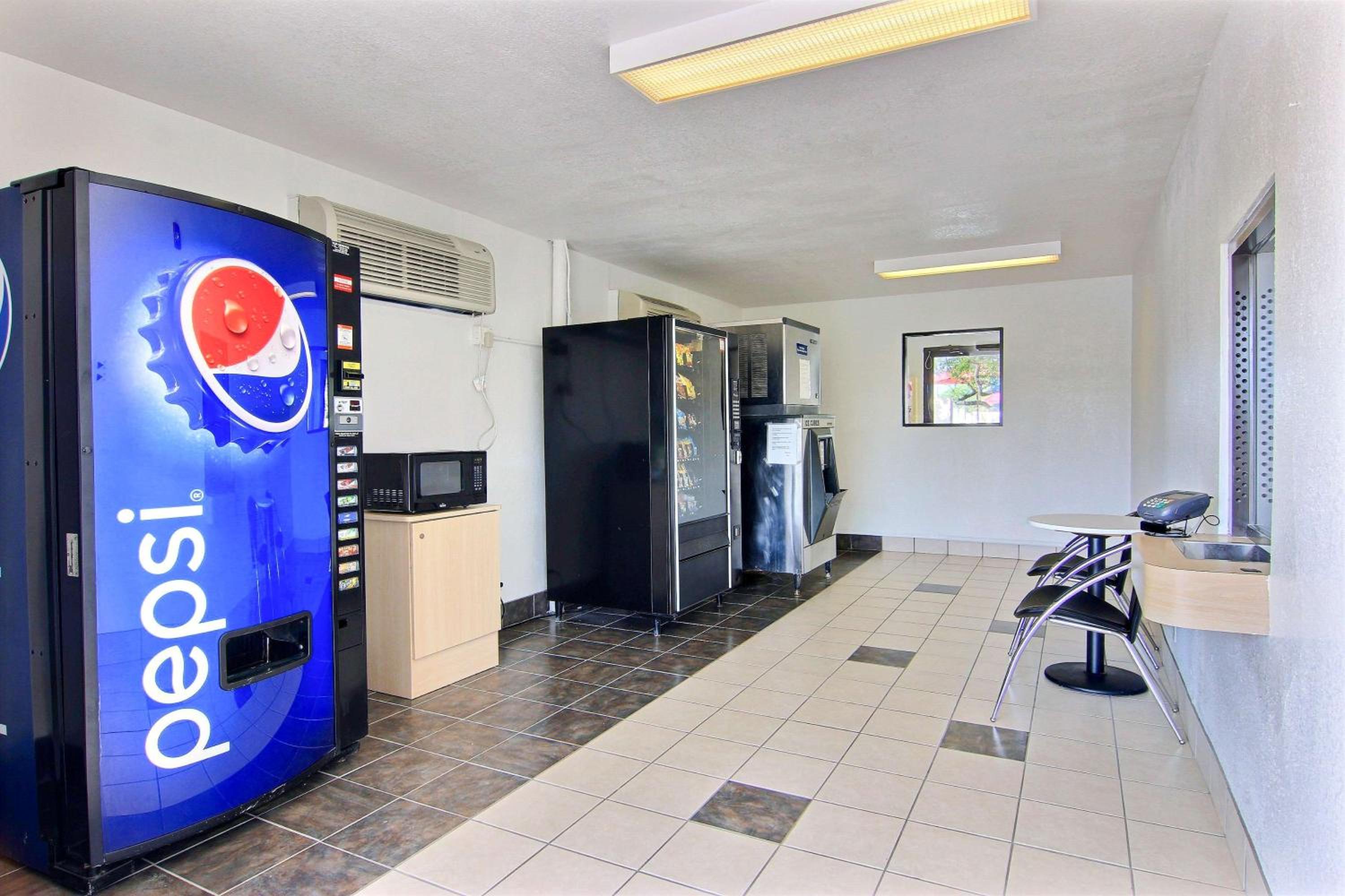 Motel 6-Kingsville, TX