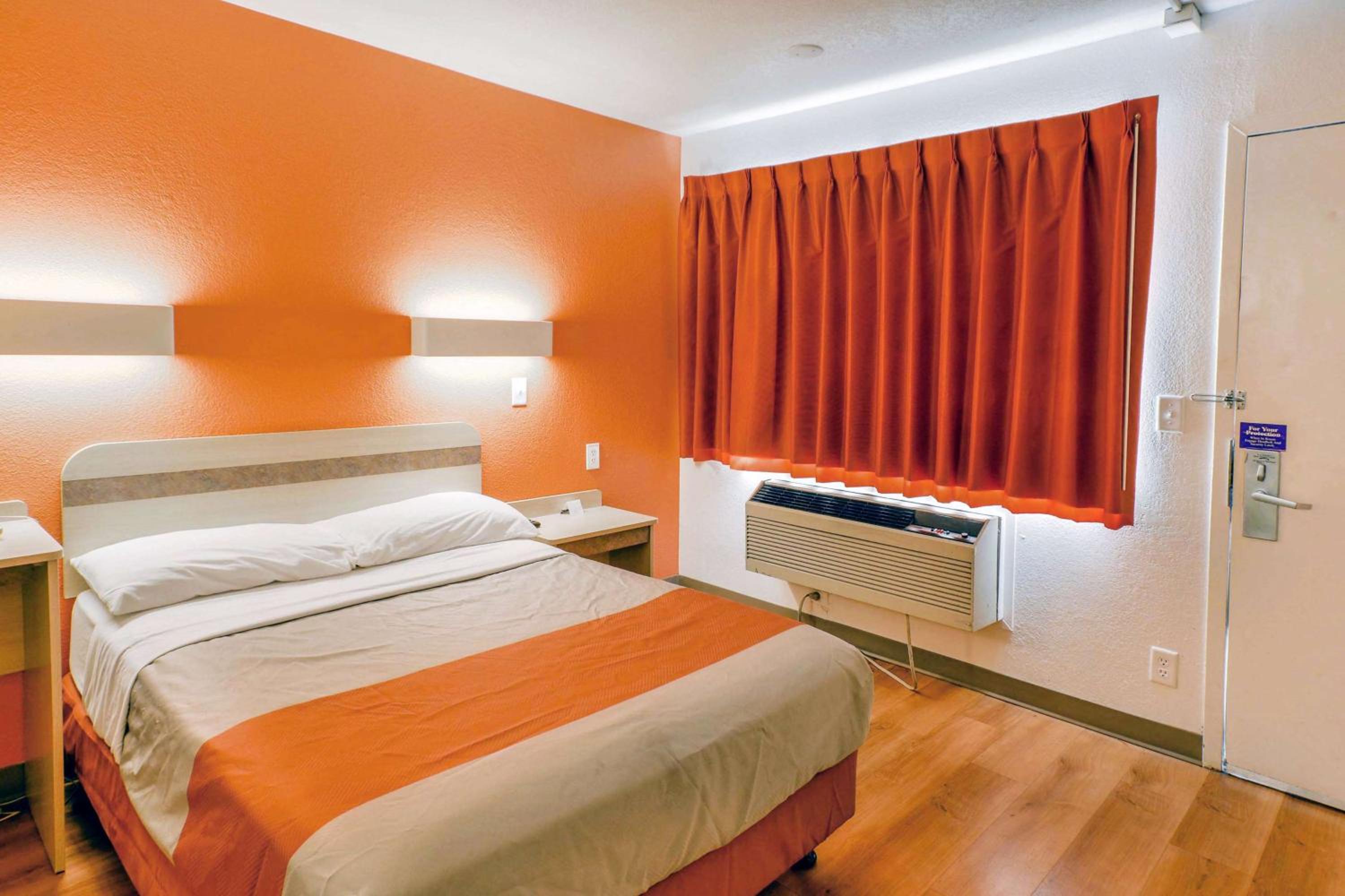 Huntsville Vacations - Motel 6-Huntsville, TX - Property Image 23