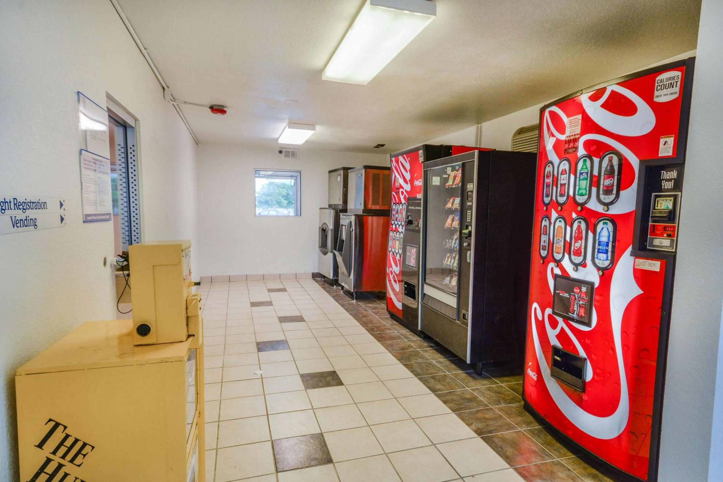 Huntsville Vacations - Motel 6-Huntsville, TX - Property Image 8