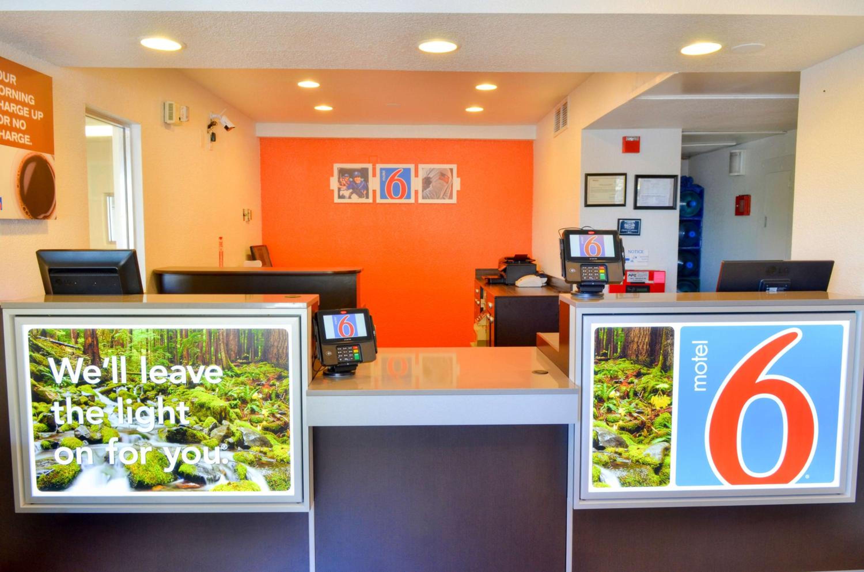 Motel 6 - Santa Nella, on i-5
