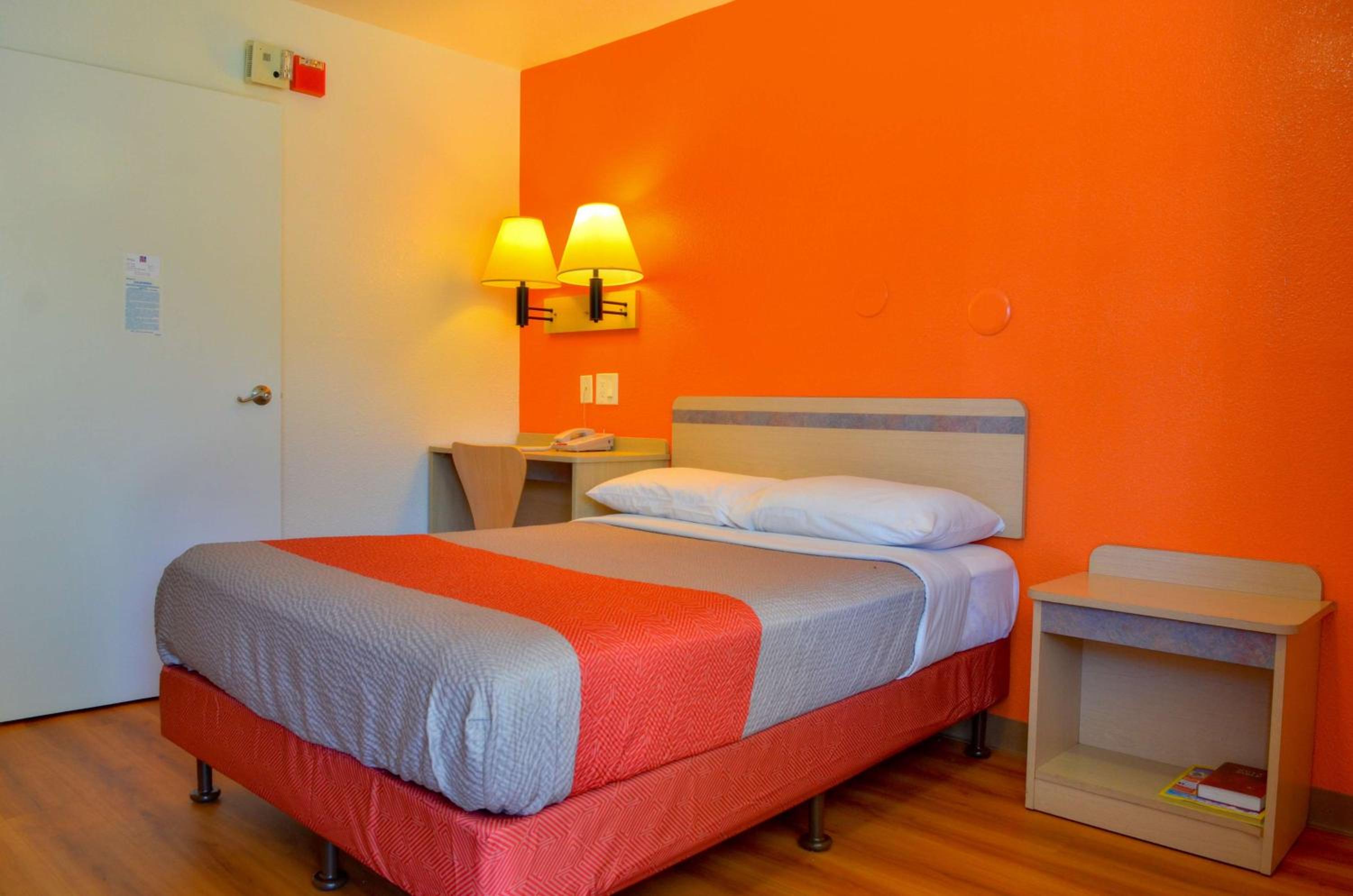 Motel 6 - Santa Nella, on i-5