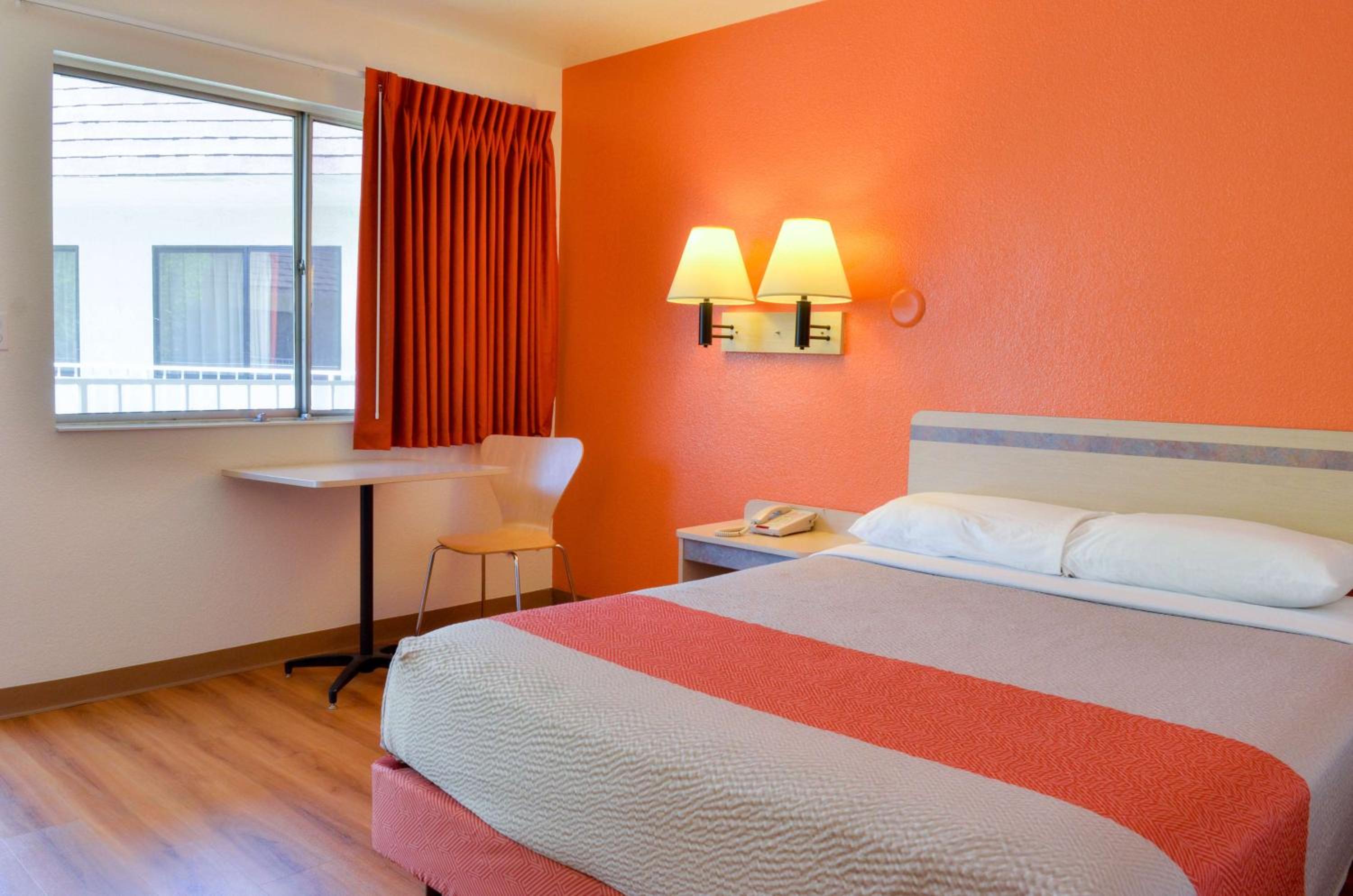 Motel 6 - Santa Nella, on i-5