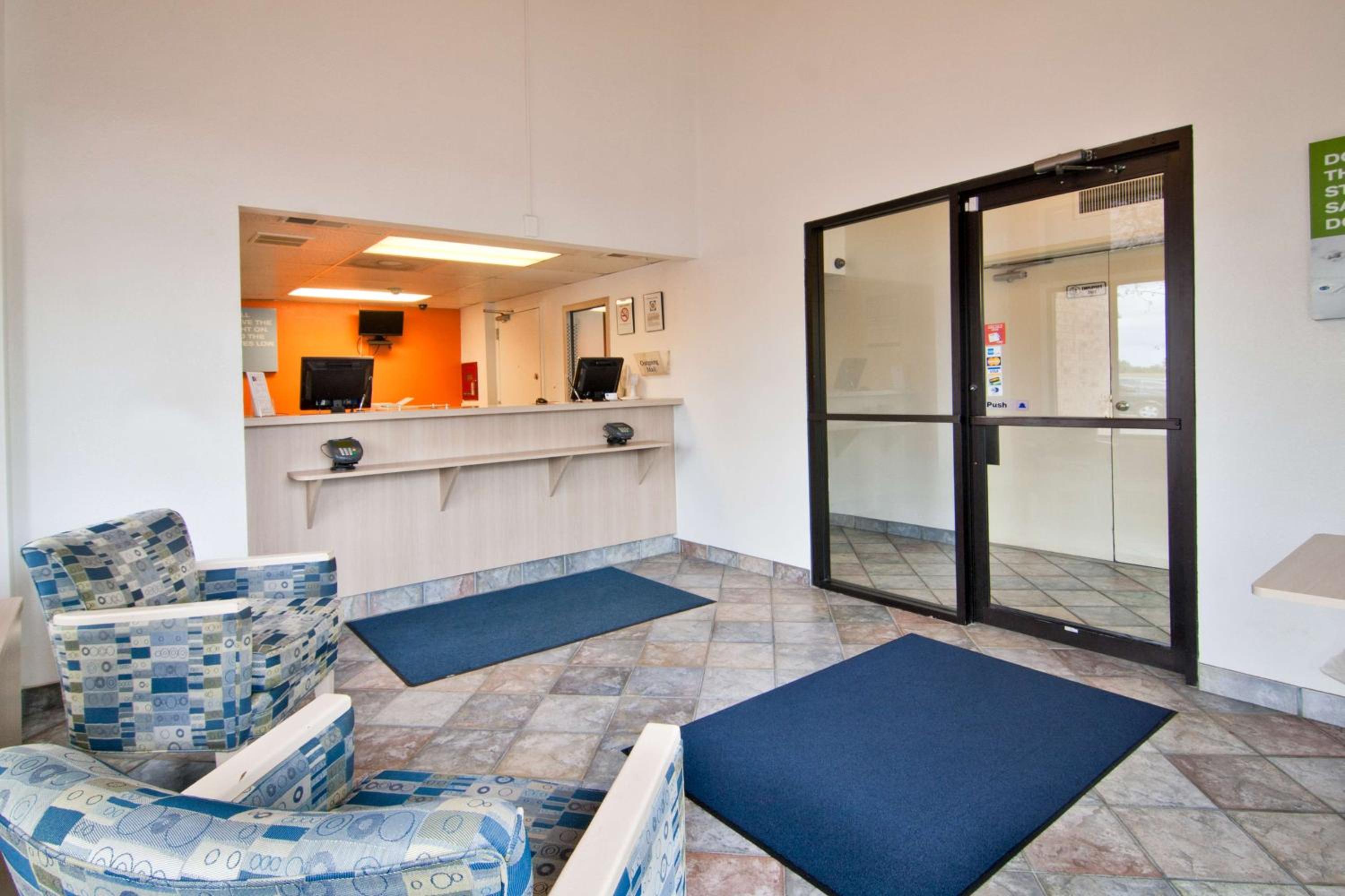 Motel 6-Lakeville, MN - South - Lakeville