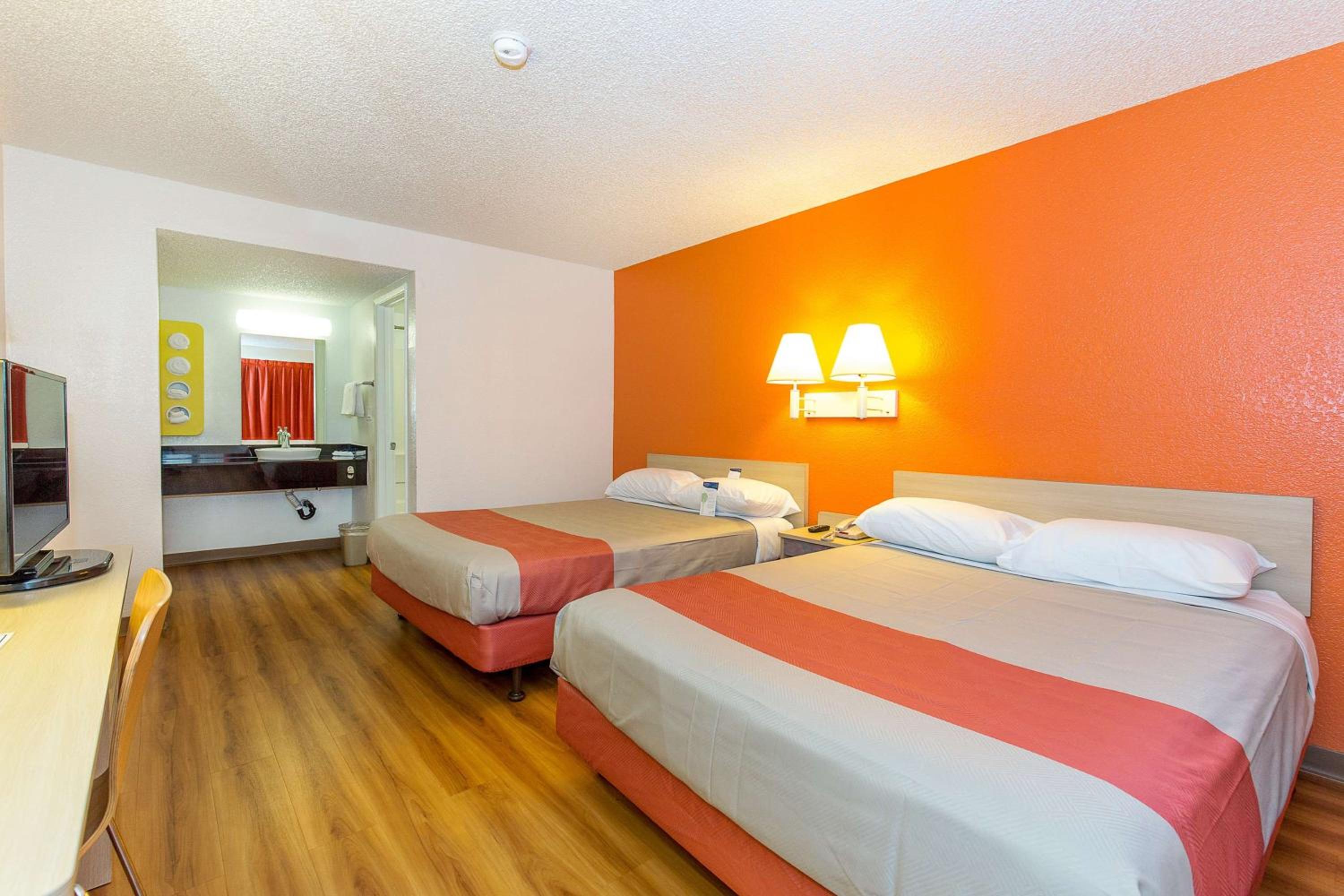 Hayward Vacations - Motel 6 Hayward, CA- Silicon Valley Gateway - Property Image 49