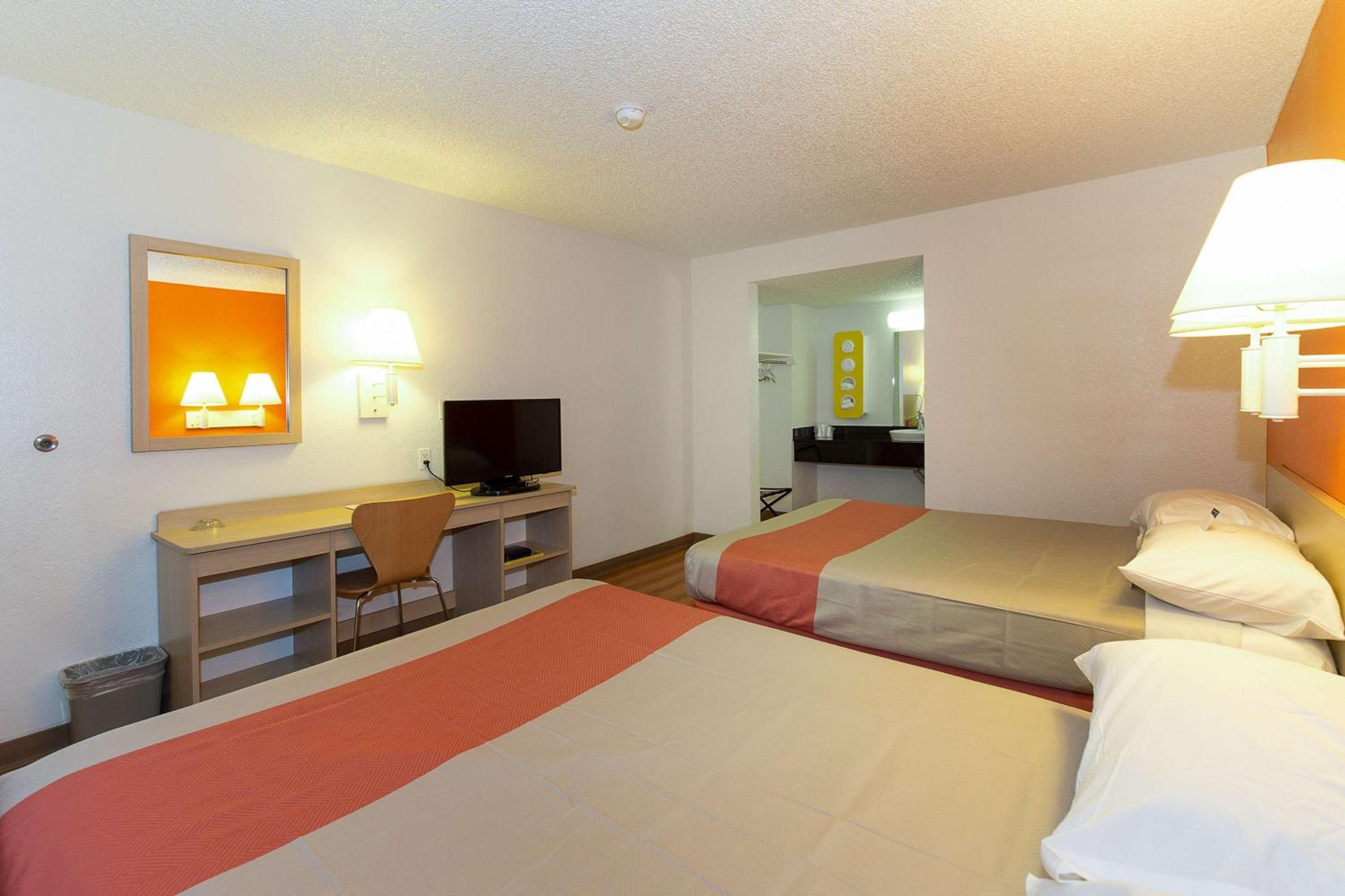 Hayward Vacations - Motel 6 Hayward, CA- Silicon Valley Gateway - Property Image 48