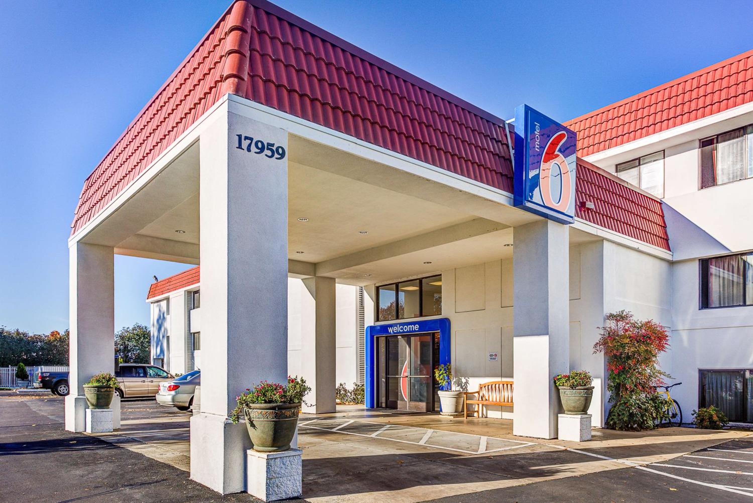 Portland Vacations - Motel 6-Portland, OR - Tigard West - Property Image 1