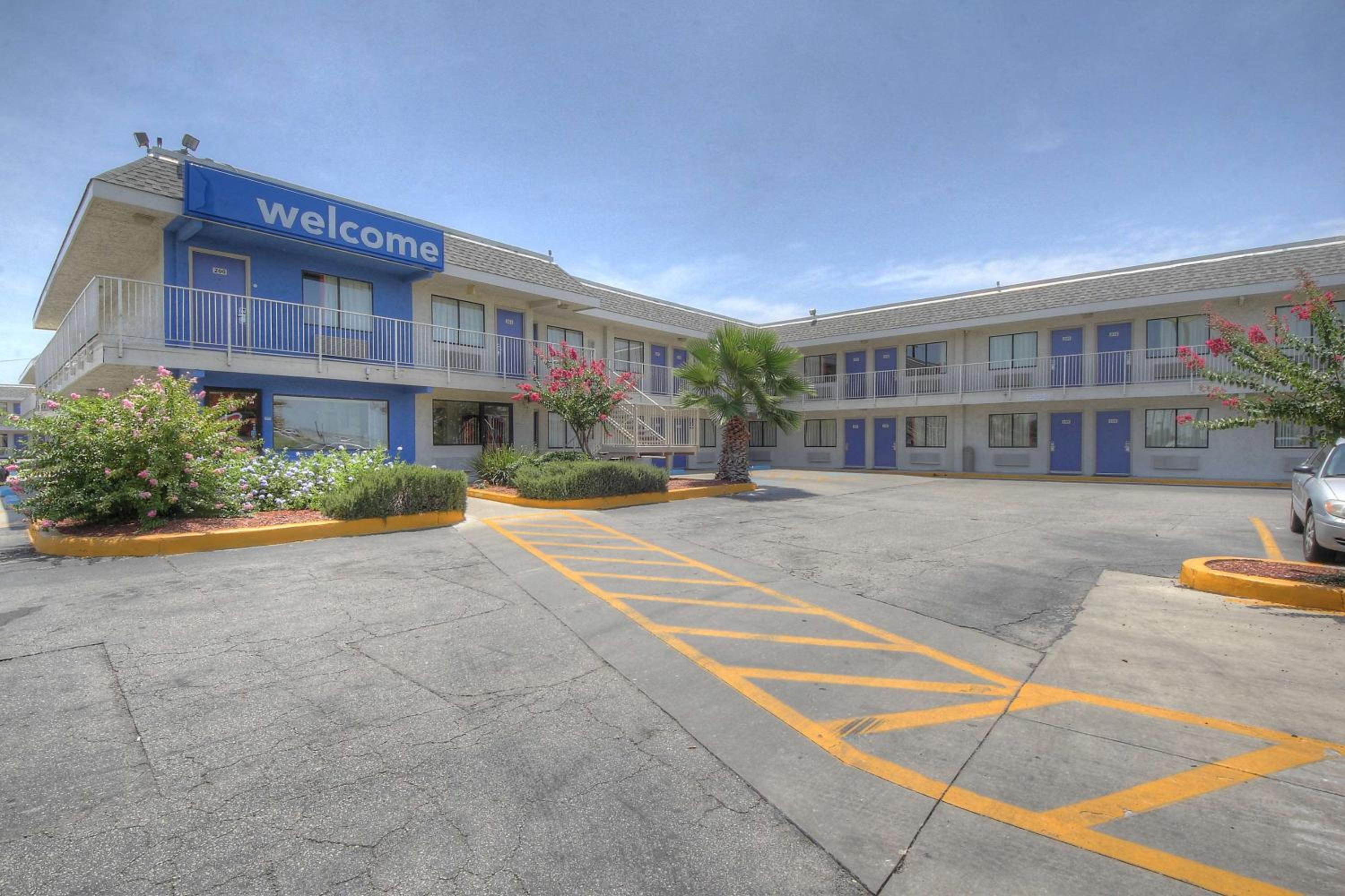 San Antonio Vacations - Motel 6-San Antonio, TX - Fort Sam Houston - Property Image 22