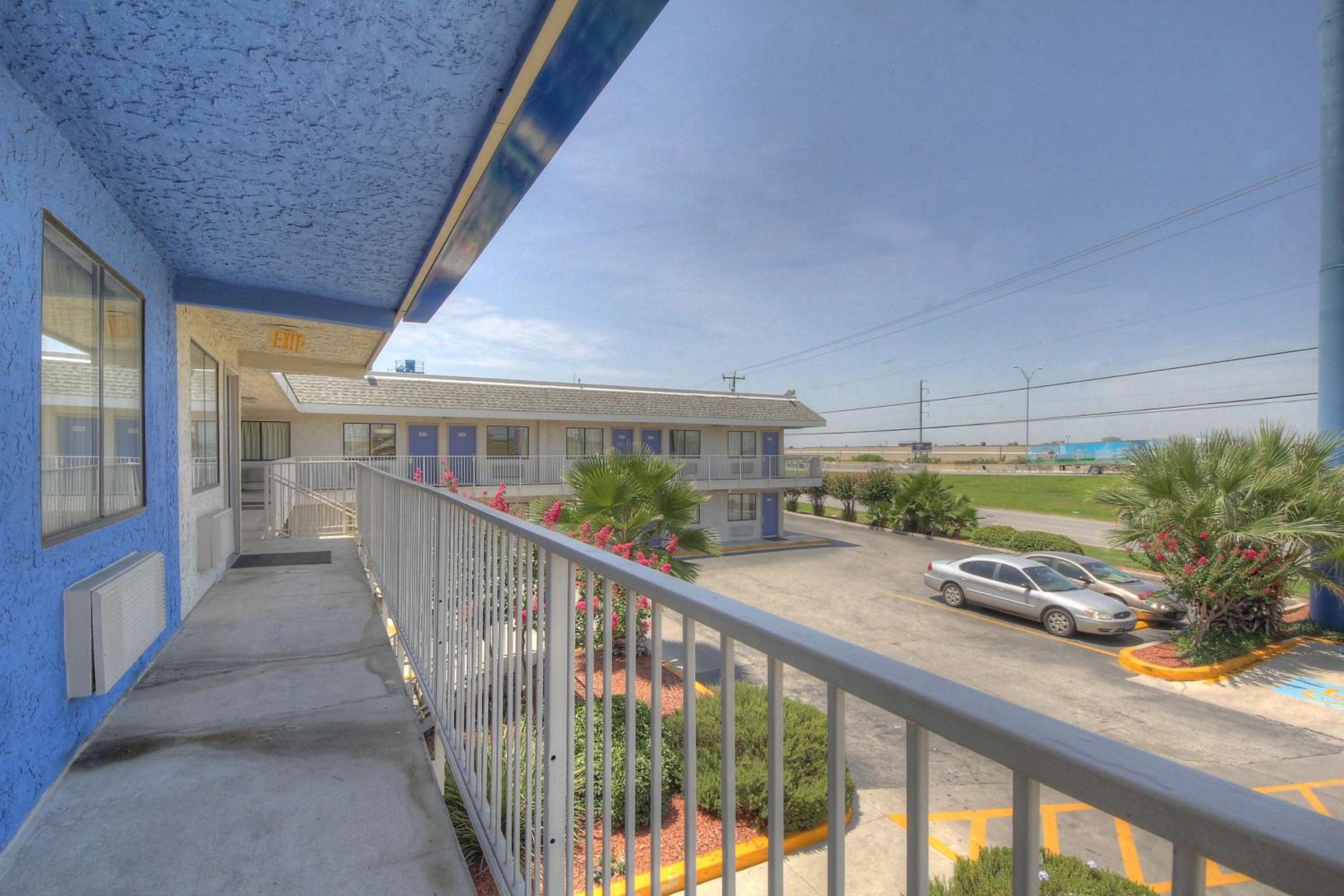 San Antonio Vacations - Motel 6-San Antonio, TX - Fort Sam Houston - Property Image 23