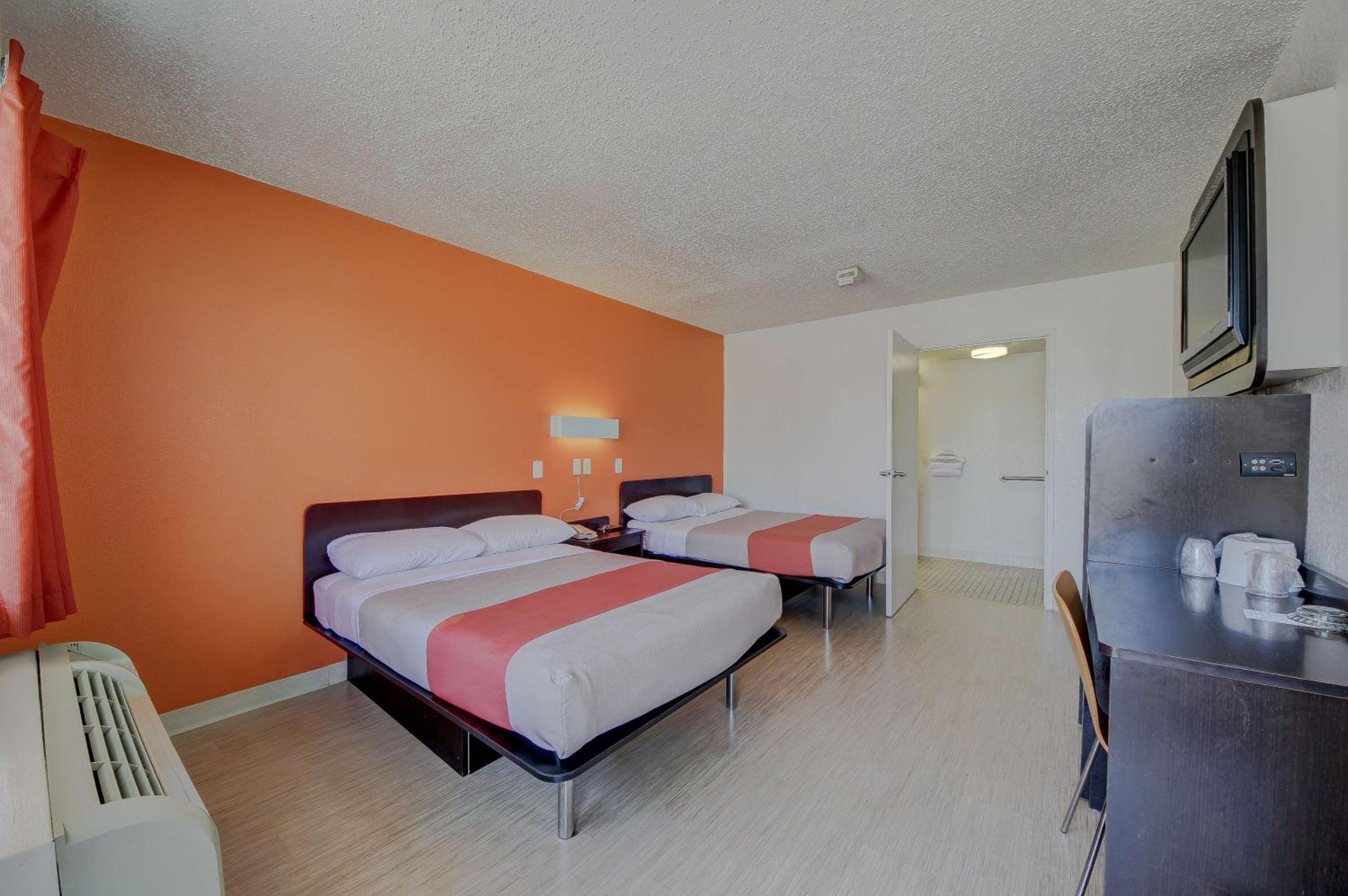 San Antonio Vacations - Motel 6-San Antonio, TX - Fort Sam Houston - Property Image 27