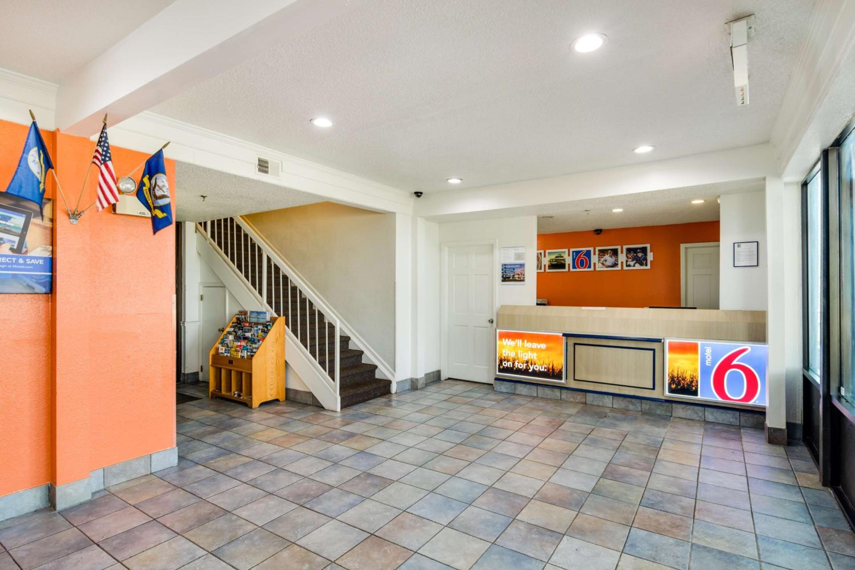 Waukegan Vacations - Motel 6-Waukegan, IL - Property Image 55