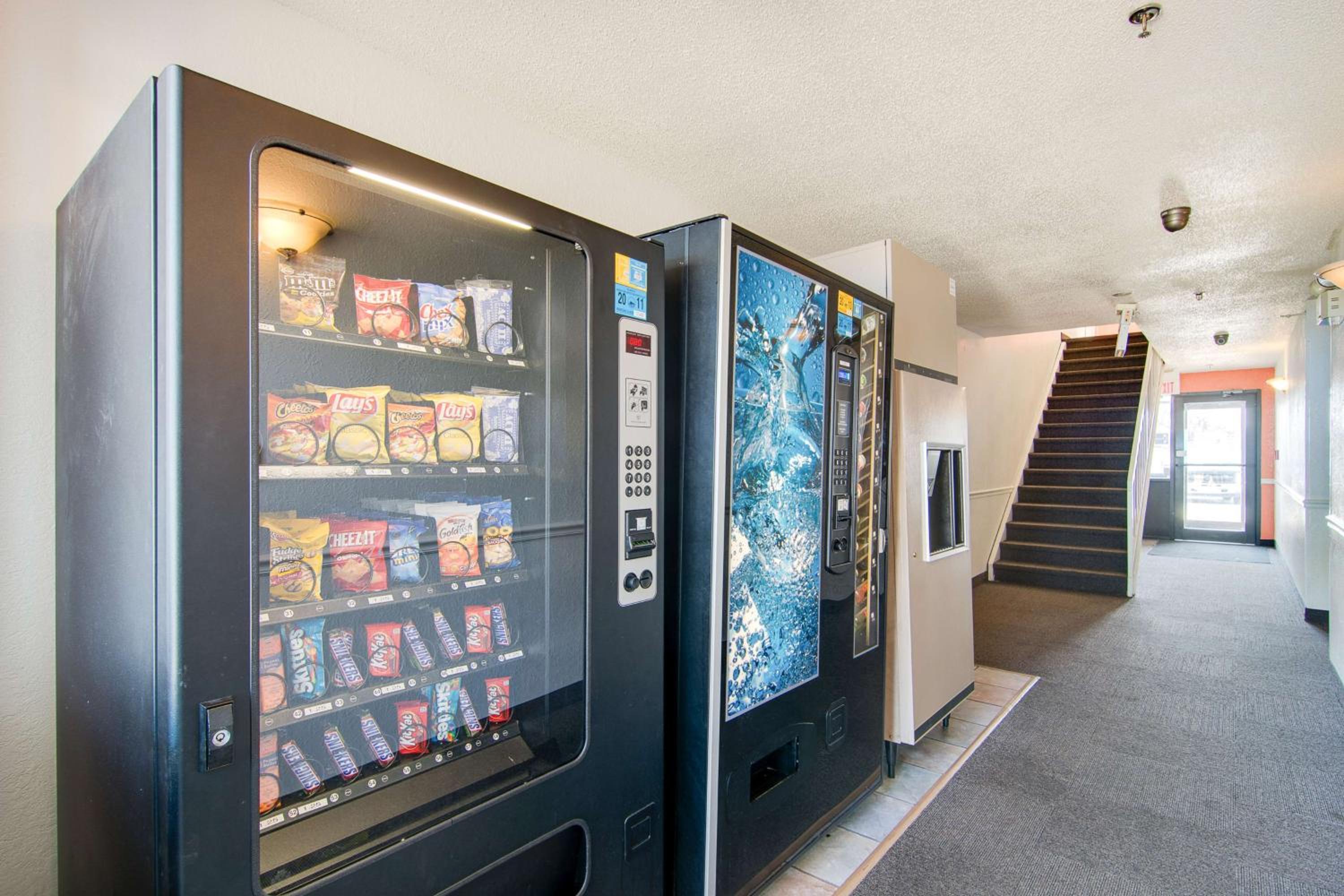 Waukegan Vacations - Motel 6-Waukegan, IL - Property Image 21