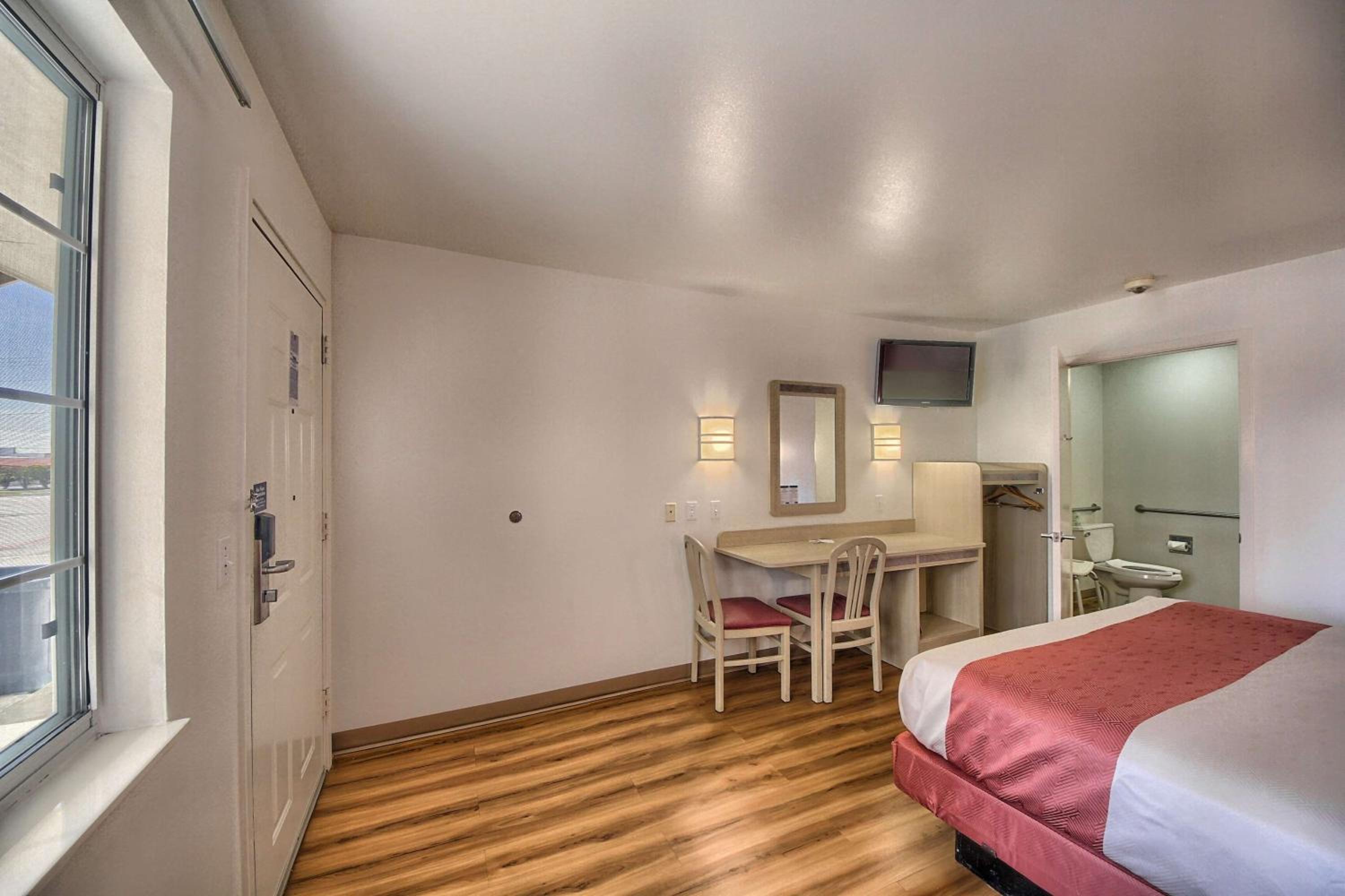 Motel 6-Kerrville, TX