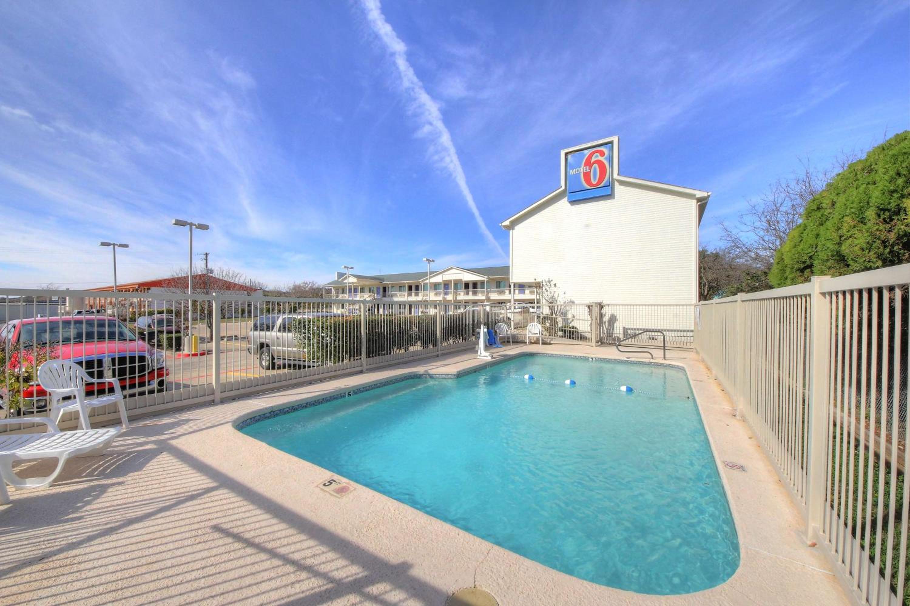 Motel 6-Kerrville, TX