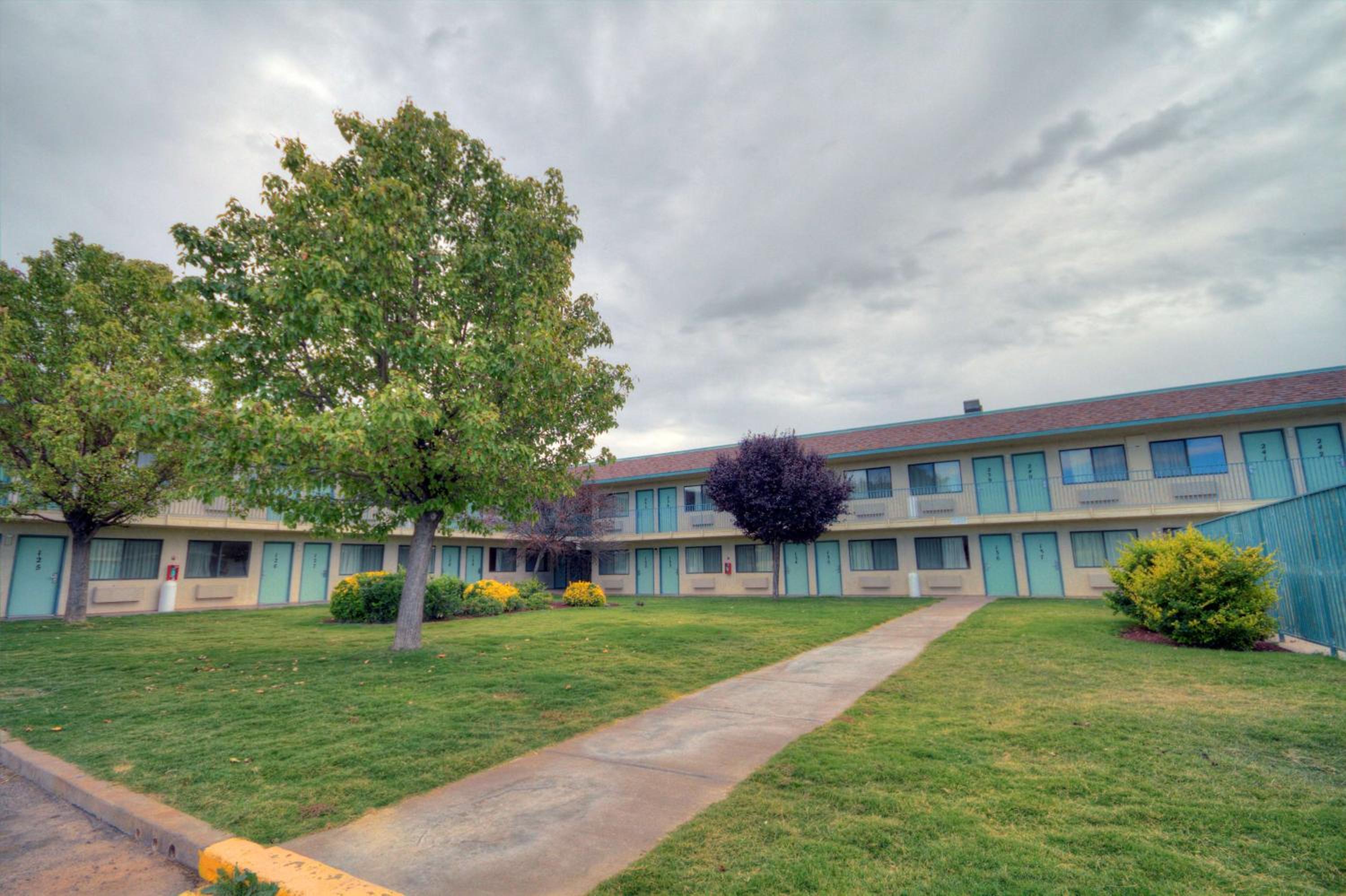 Alamogordo Vacations - Motel 6-Alamogordo, NM - Property Image 2