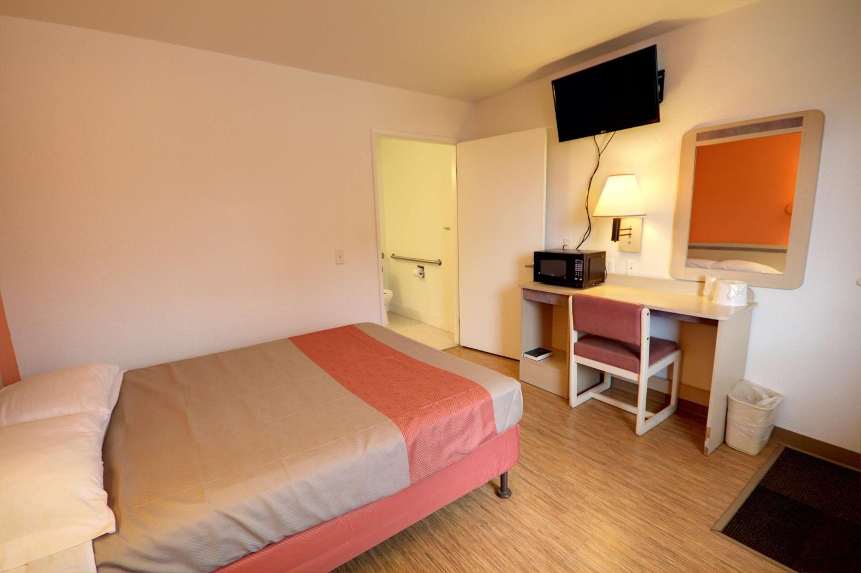 Alamogordo Vacations - Motel 6-Alamogordo, NM - Property Image 5