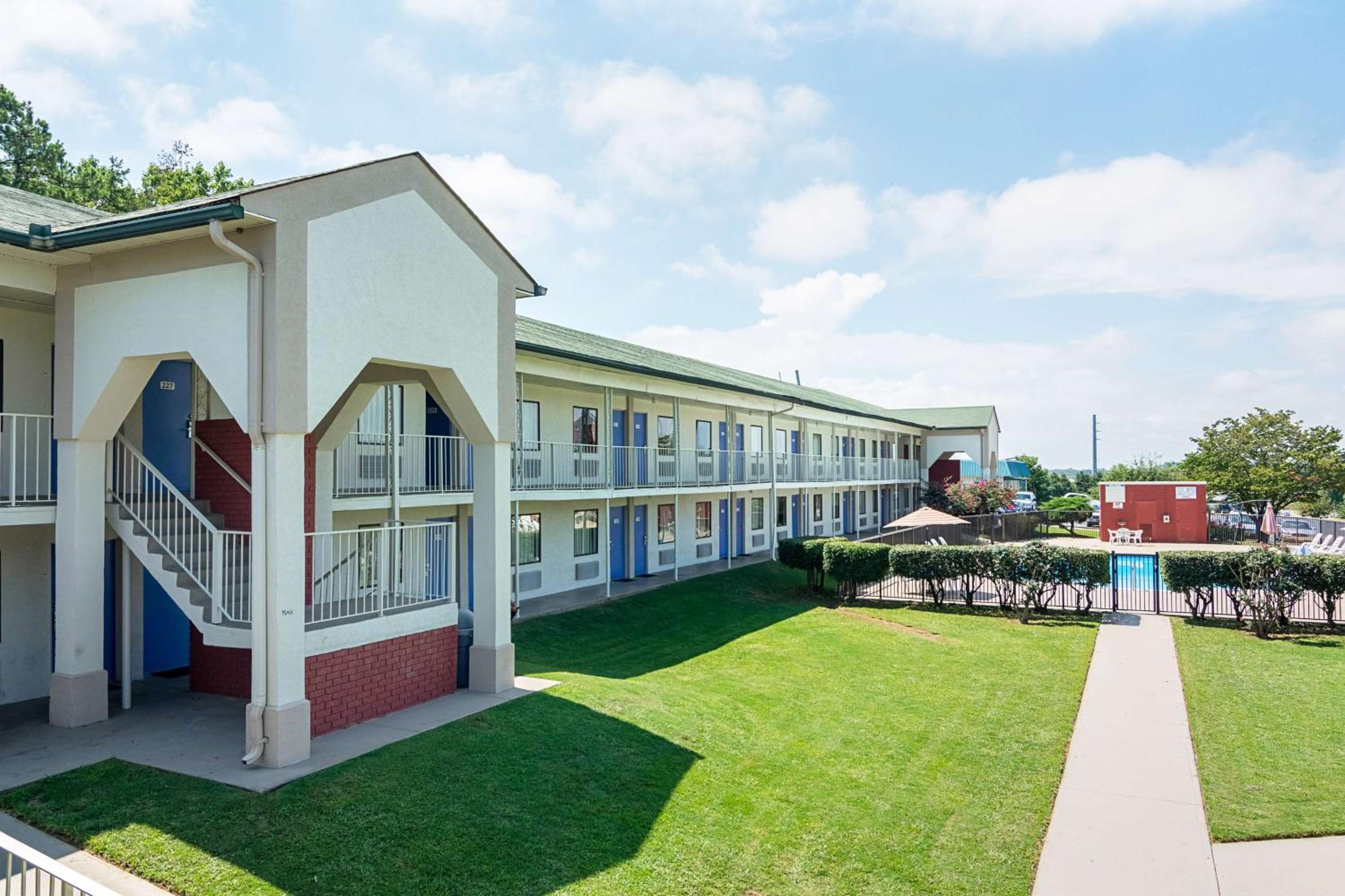 Motel 6-Gainesville, GA