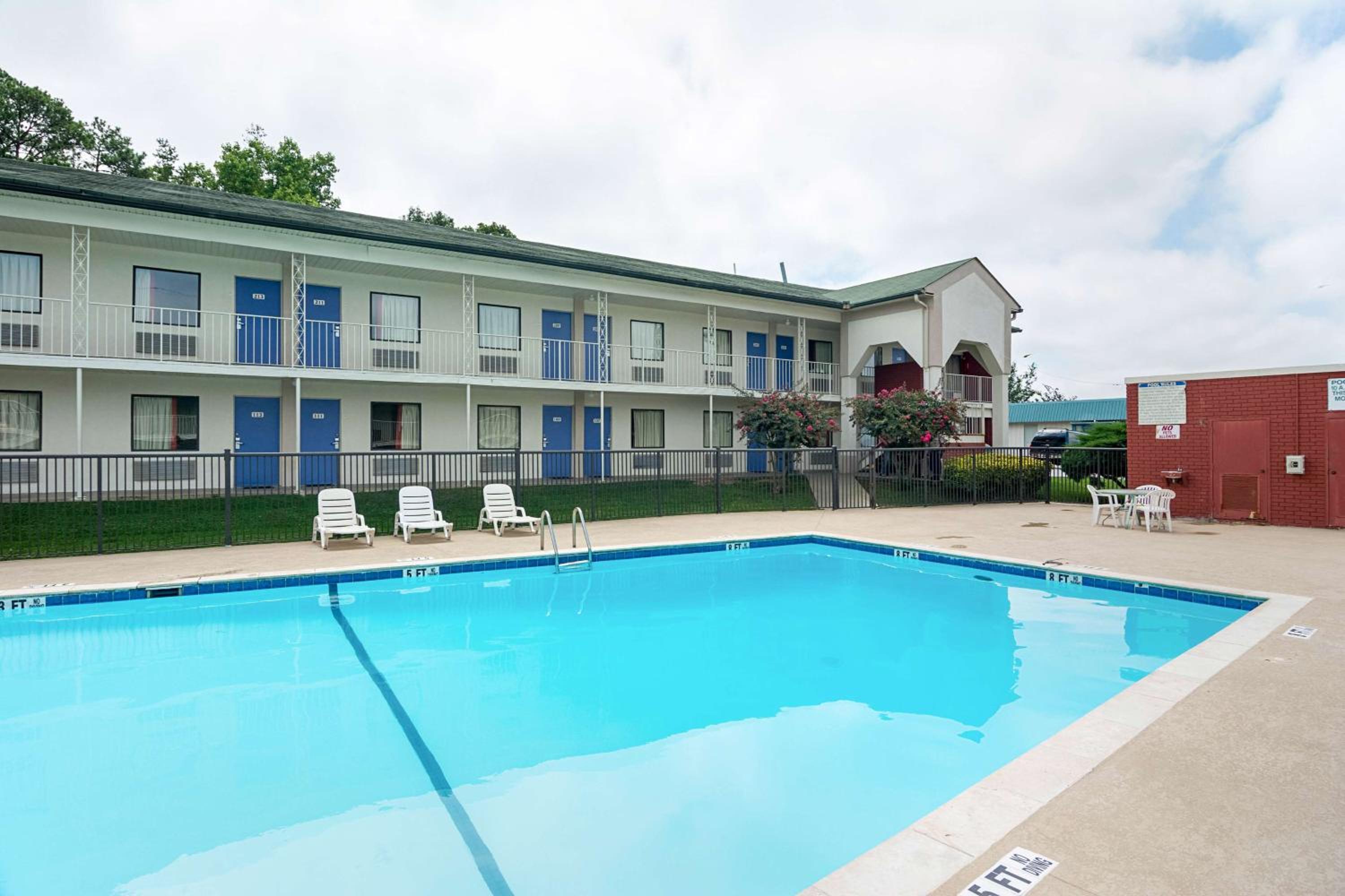 Motel 6-Gainesville, GA