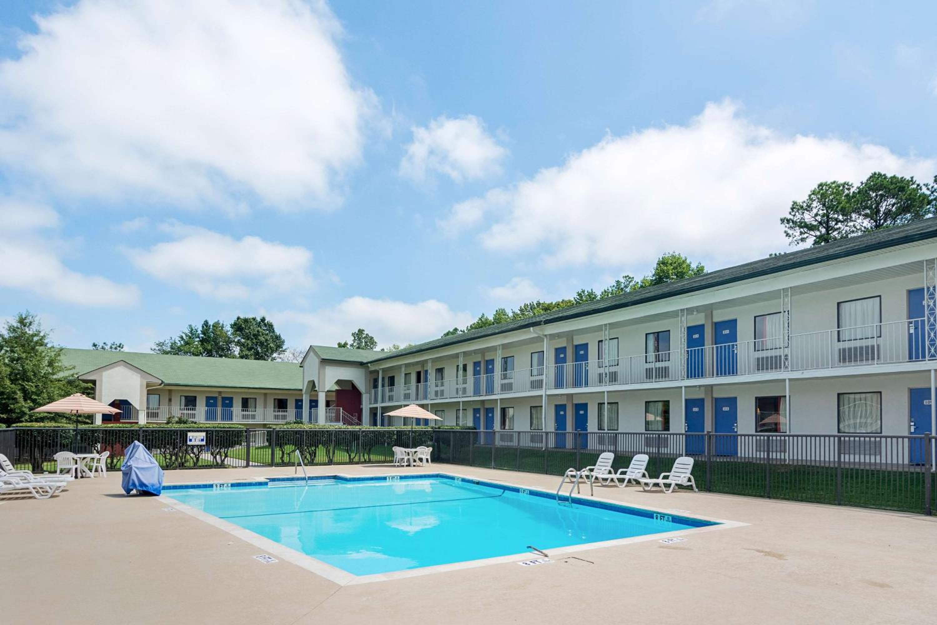 Motel 6-Gainesville, GA