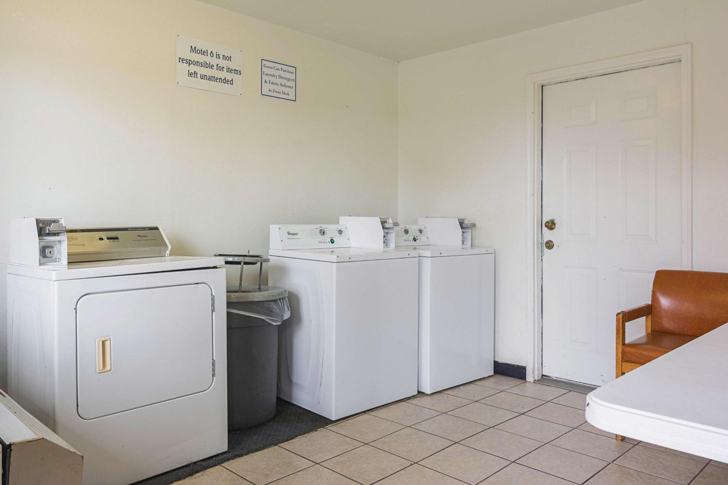 Motel 6-Gainesville, GA