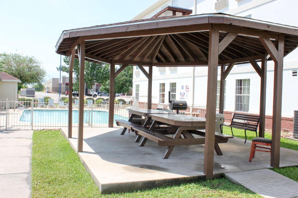 outdoor BBQ area