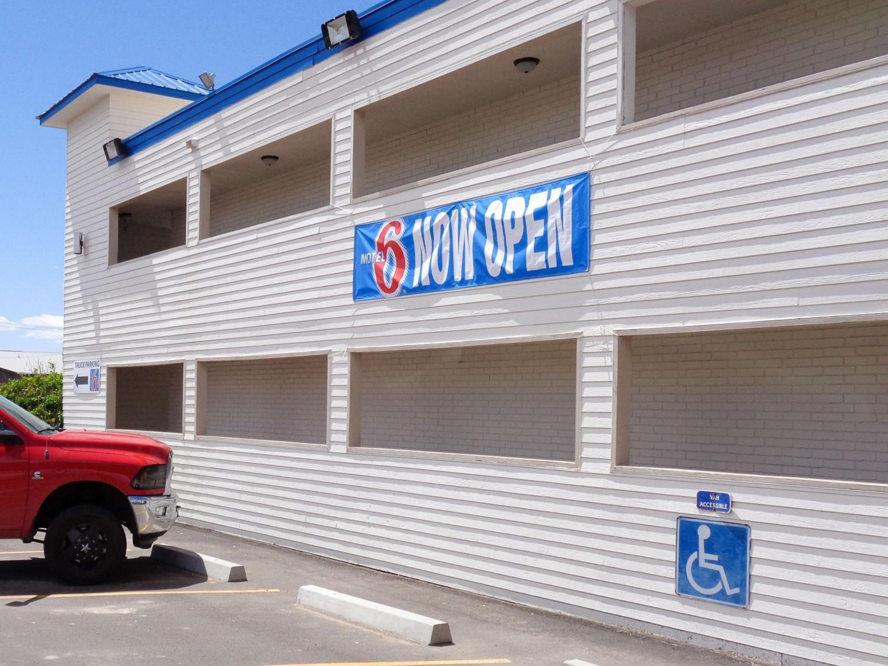 Motel 6 Dumas, TX