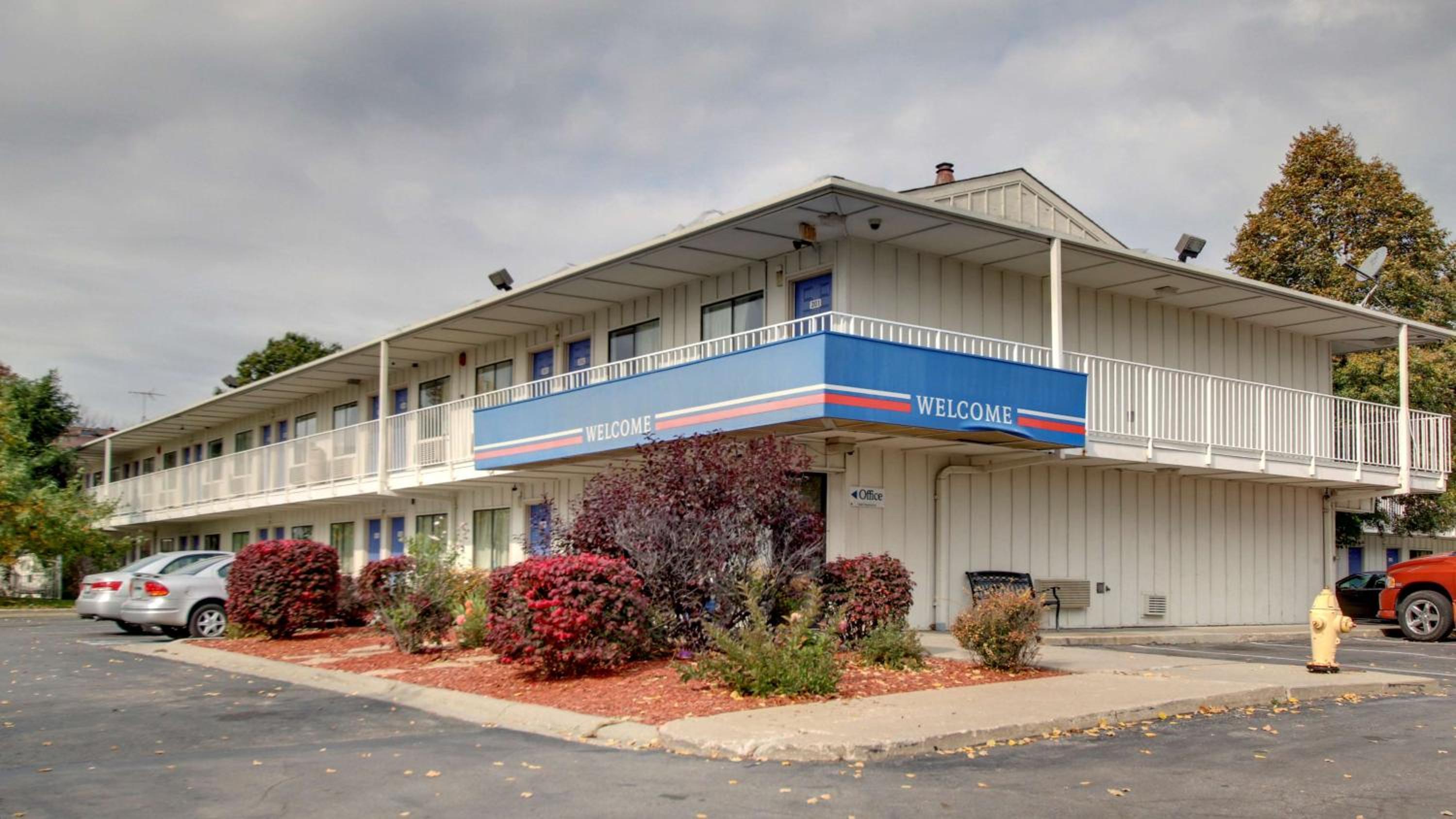 Des Moines Vacations - Motel 6-Des Moines, IA - North - Property Image 1