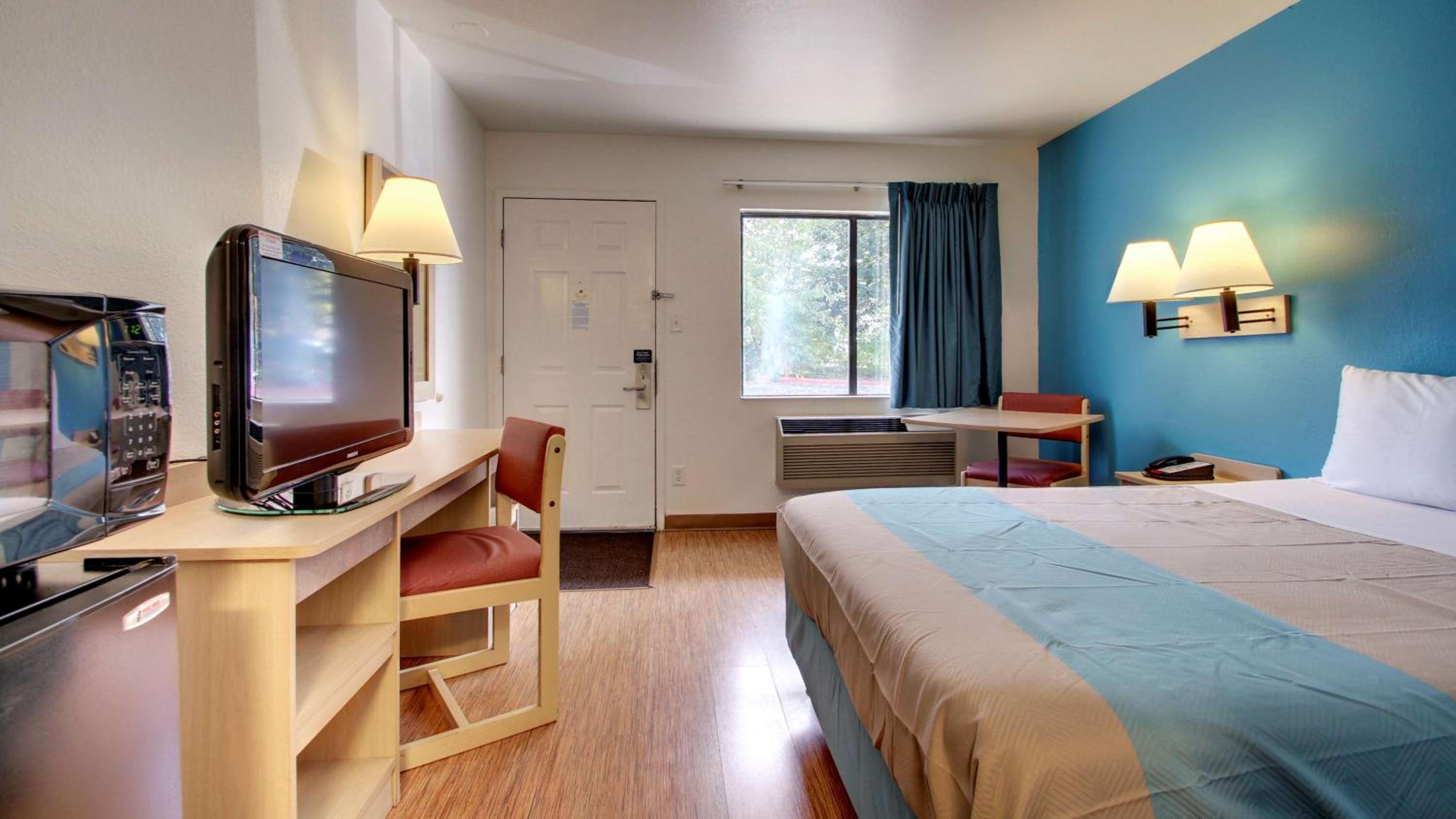 Motel 6-Des Moines, IA - North