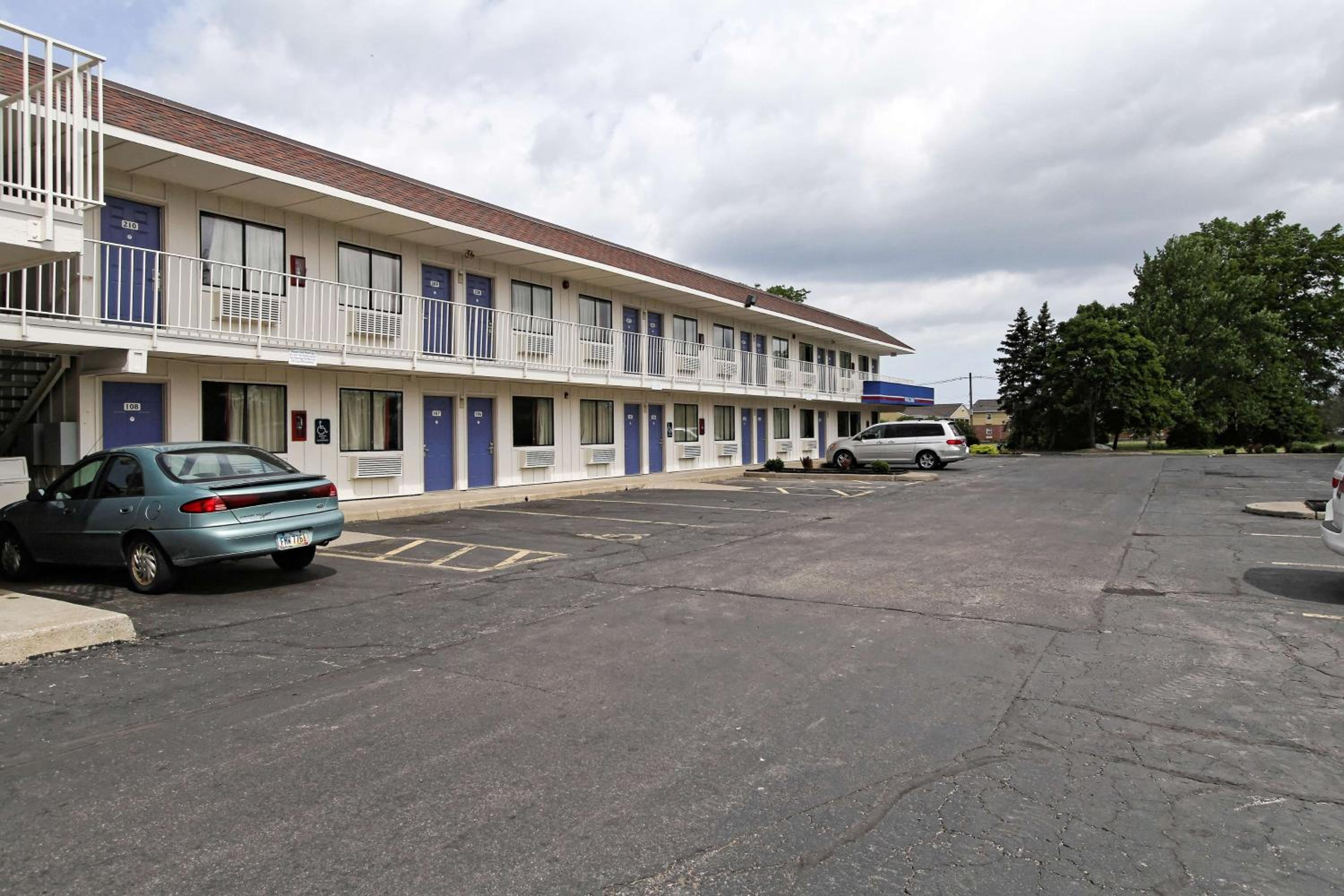Motel 6-Amherst, OH - Cleveland West - Lorain