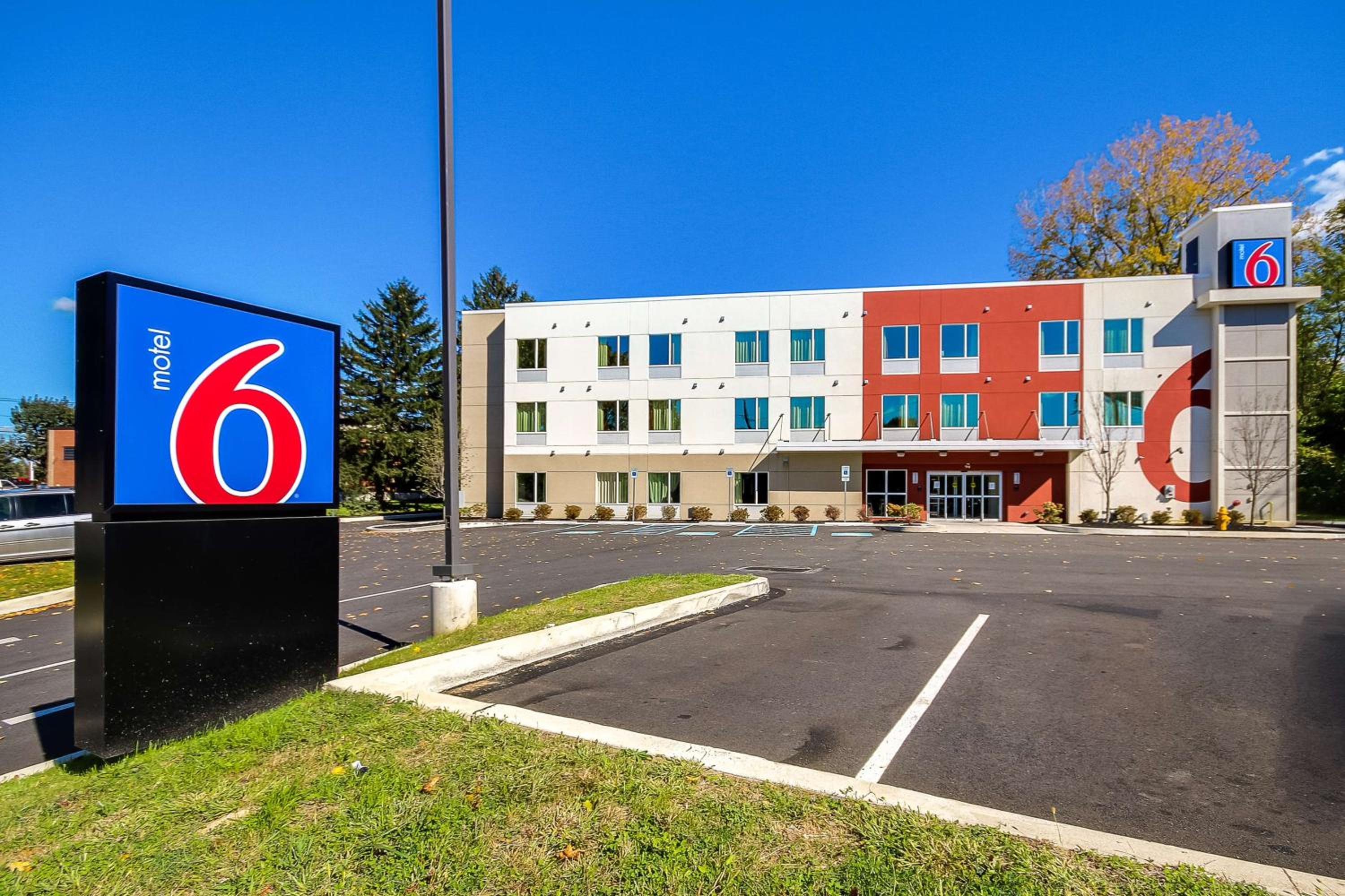 Allentown Vacations - Motel 6-Allentown, PA - Property Image 56