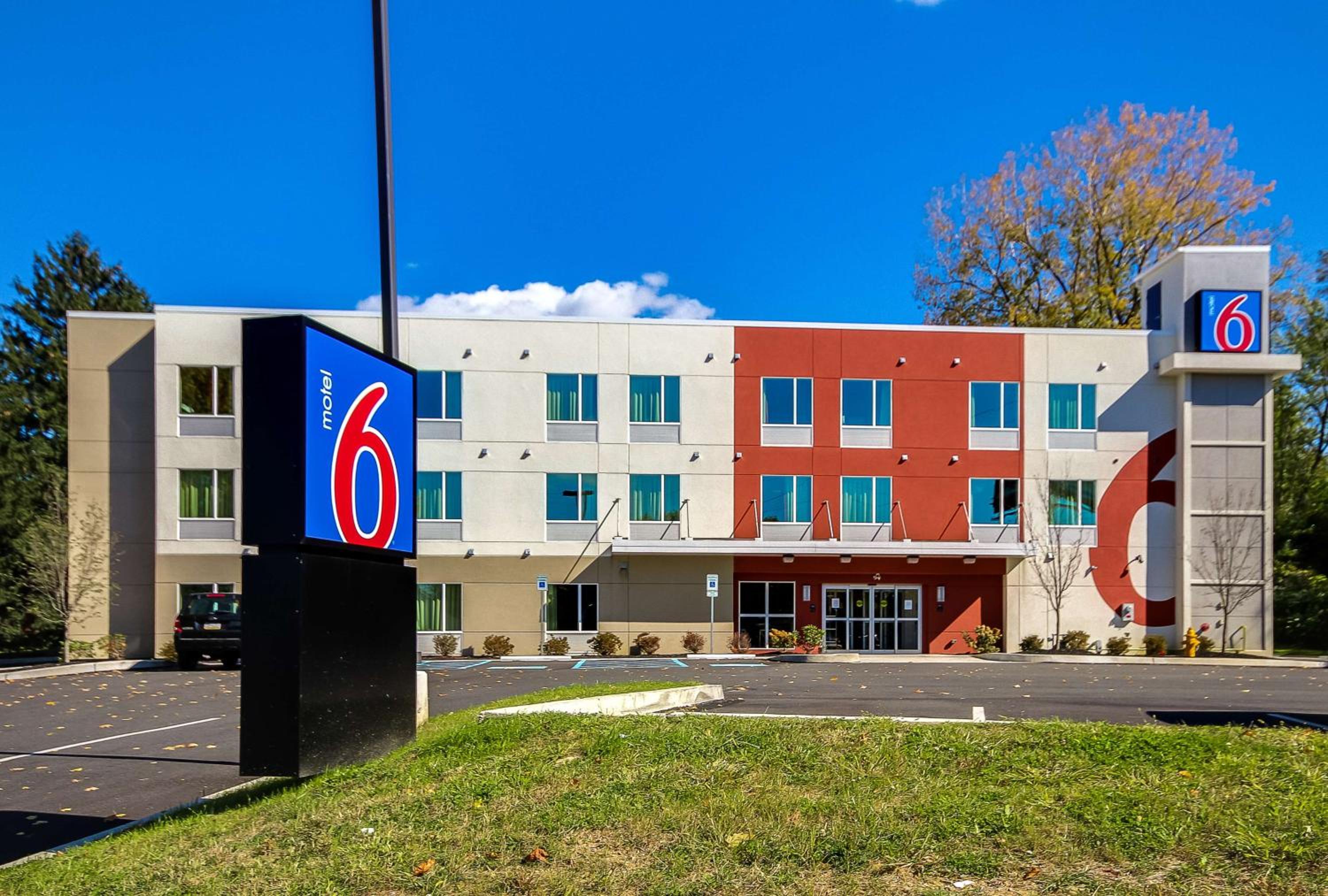 Allentown Vacations - Motel 6-Allentown, PA - Property Image 29