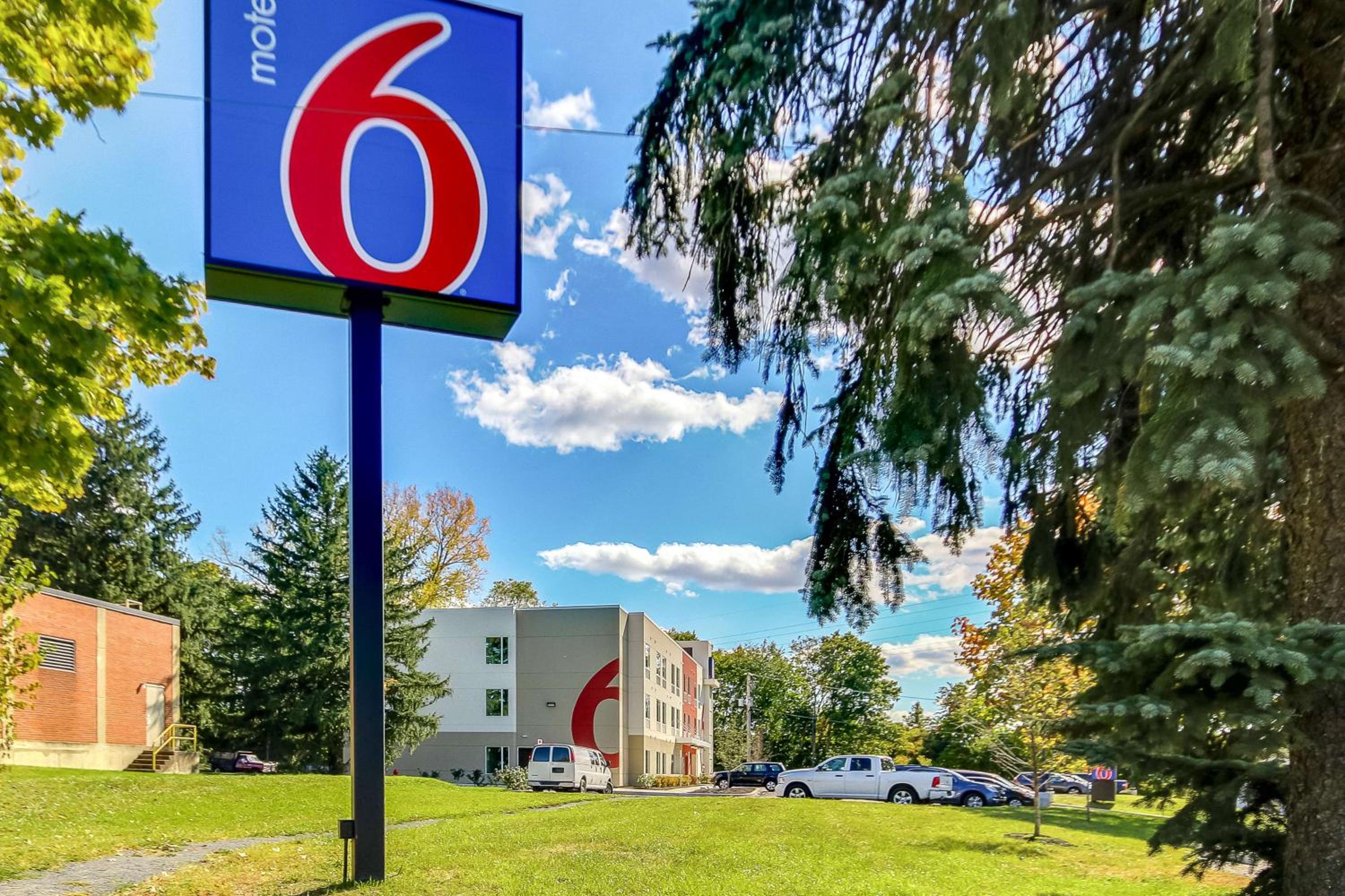 Allentown Vacations - Motel 6-Allentown, PA - Property Image 26