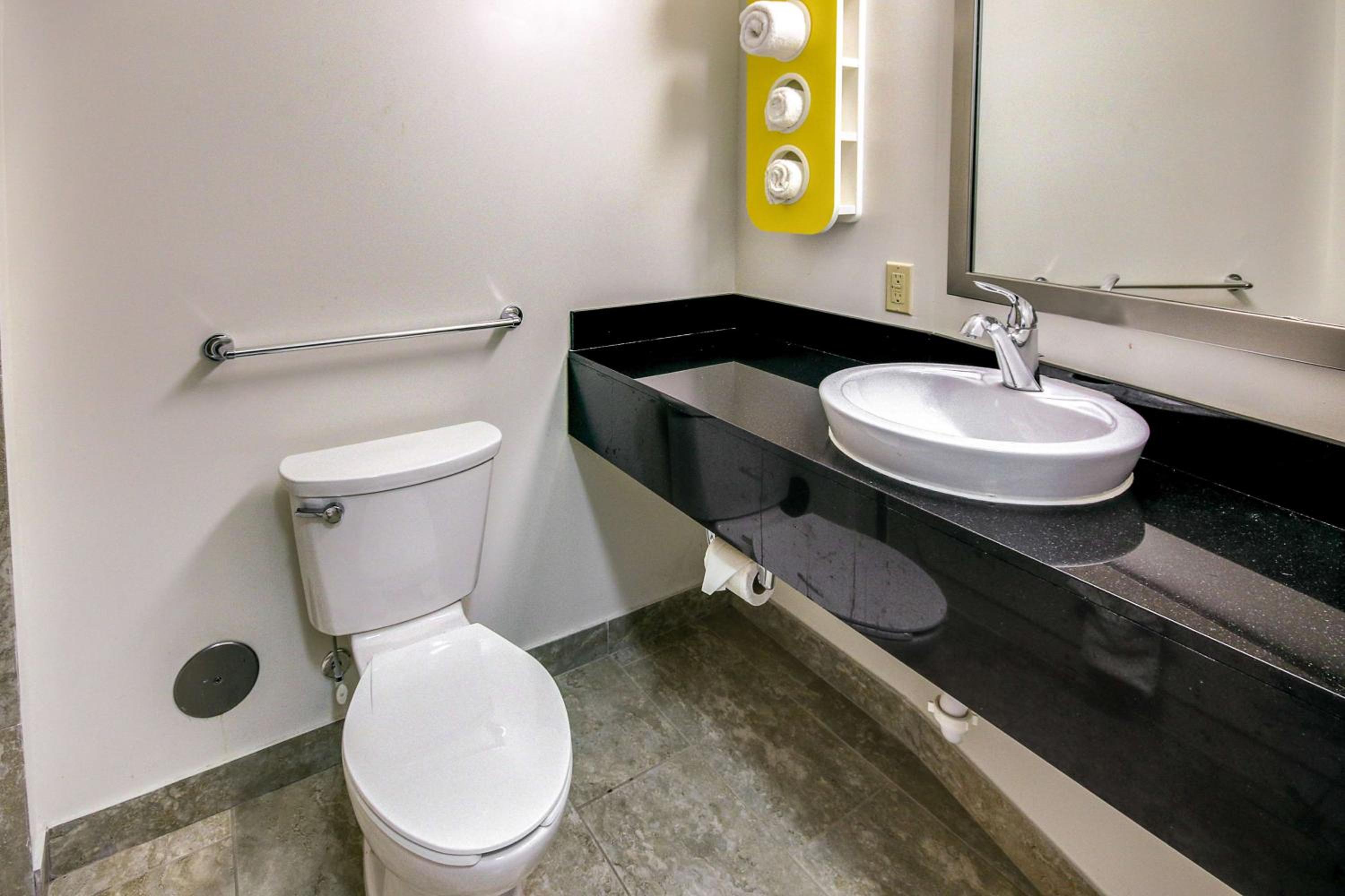 Allentown Vacations - Motel 6-Allentown, PA - Property Image 12