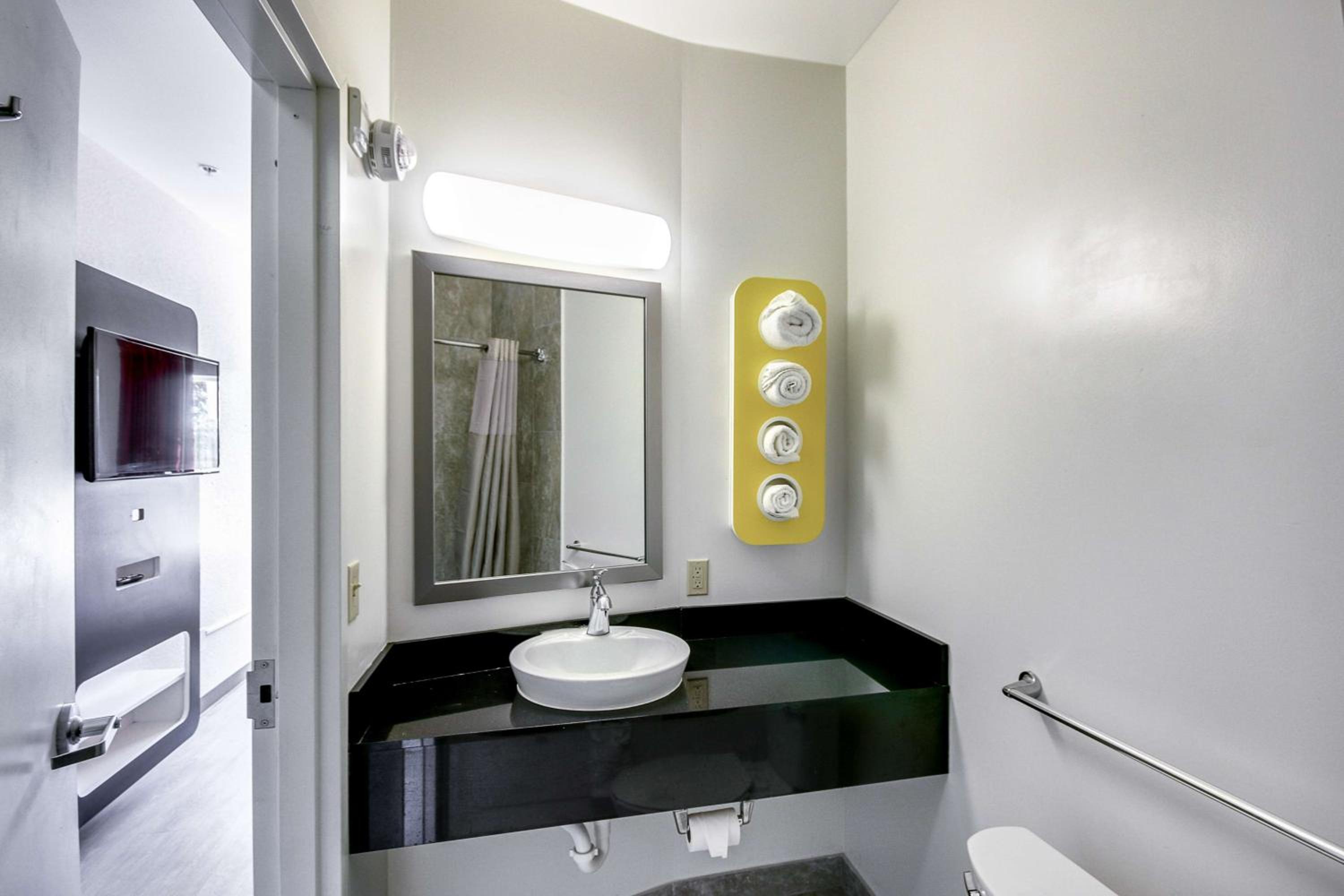 Allentown Vacations - Motel 6-Allentown, PA - Property Image 54