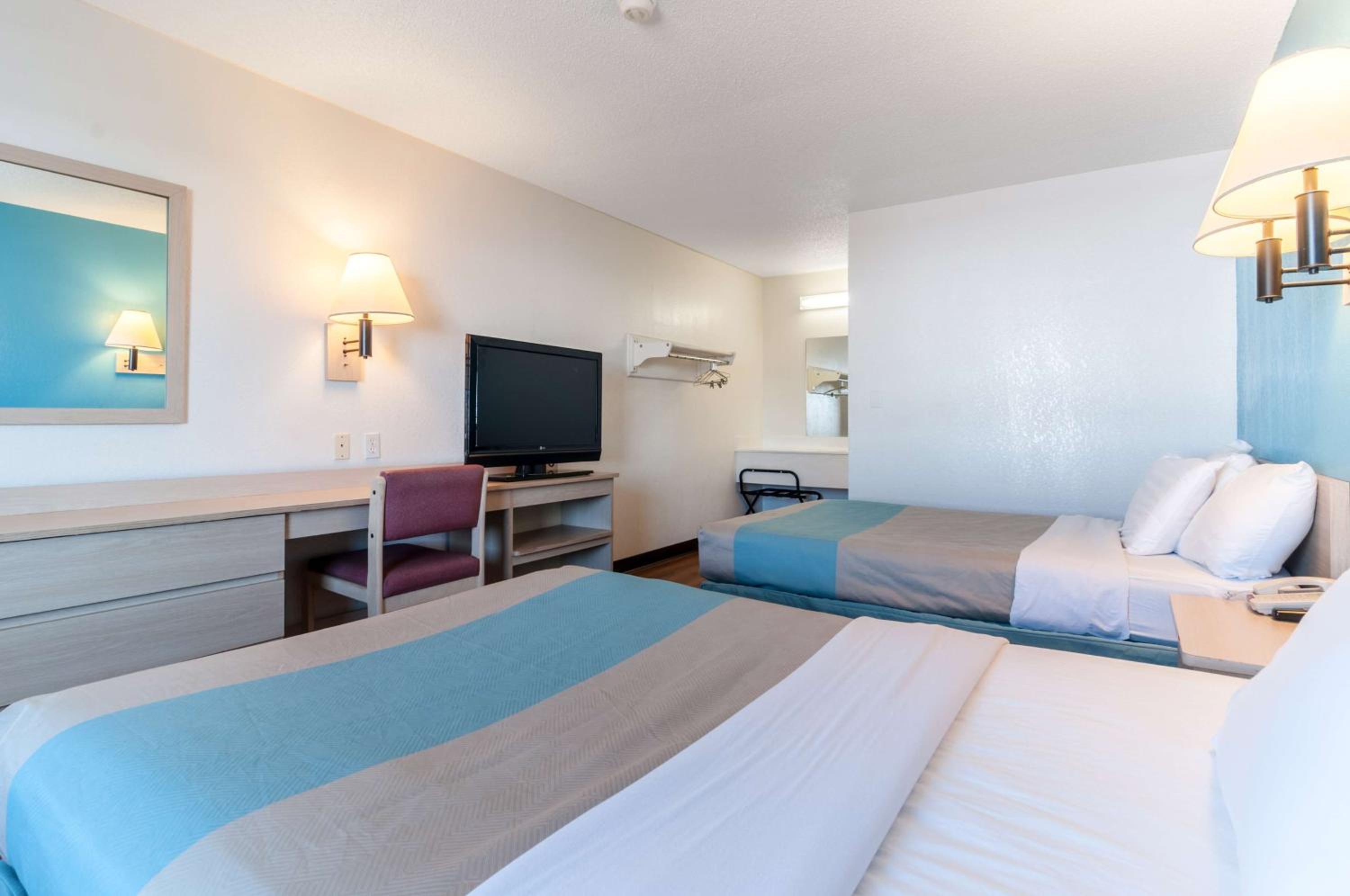 Motel 6-Farmington Hills, MI - Northwest - Farmington Hills