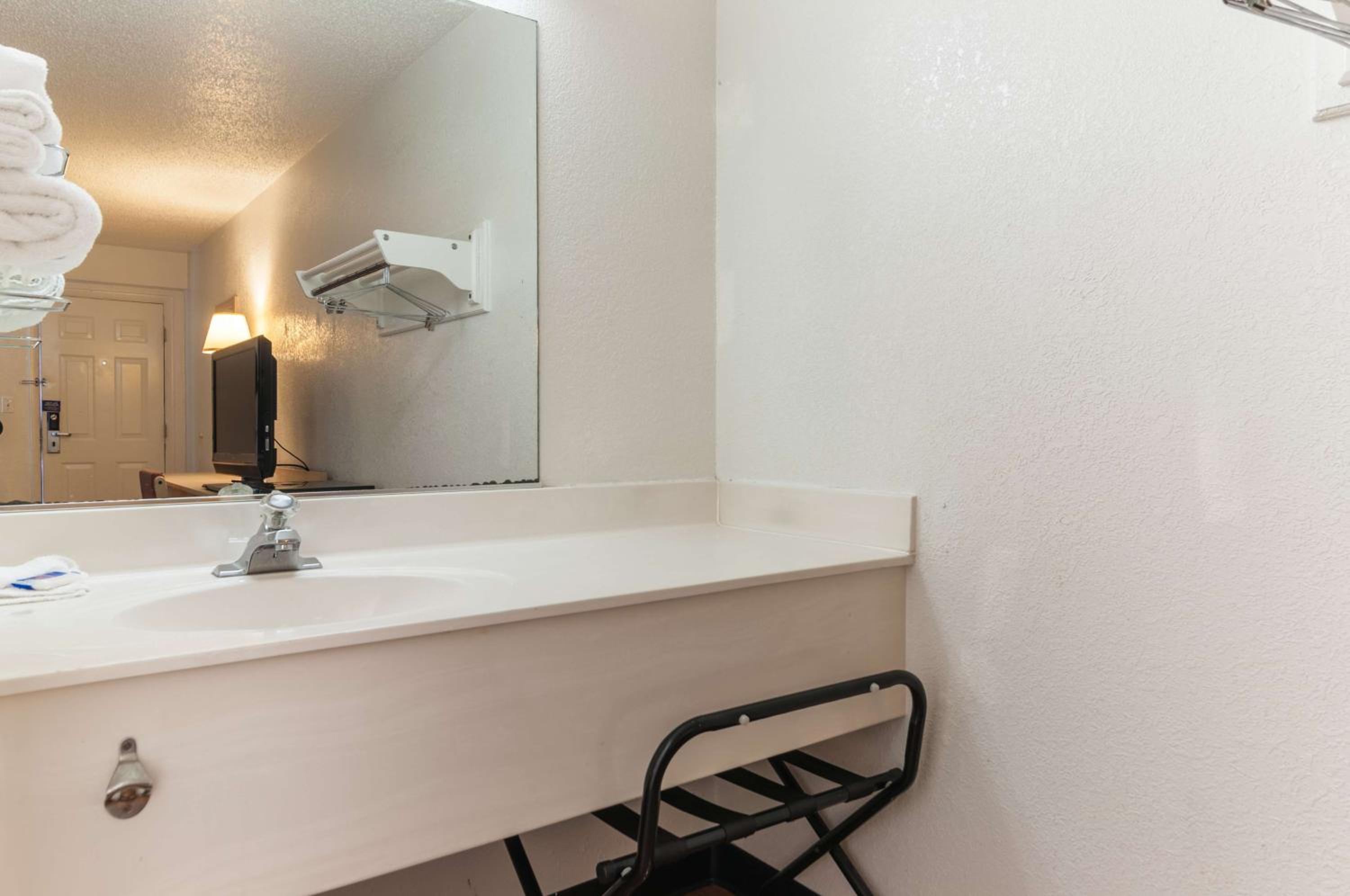 Motel 6-Farmington Hills, MI - Northwest - Farmington Hills