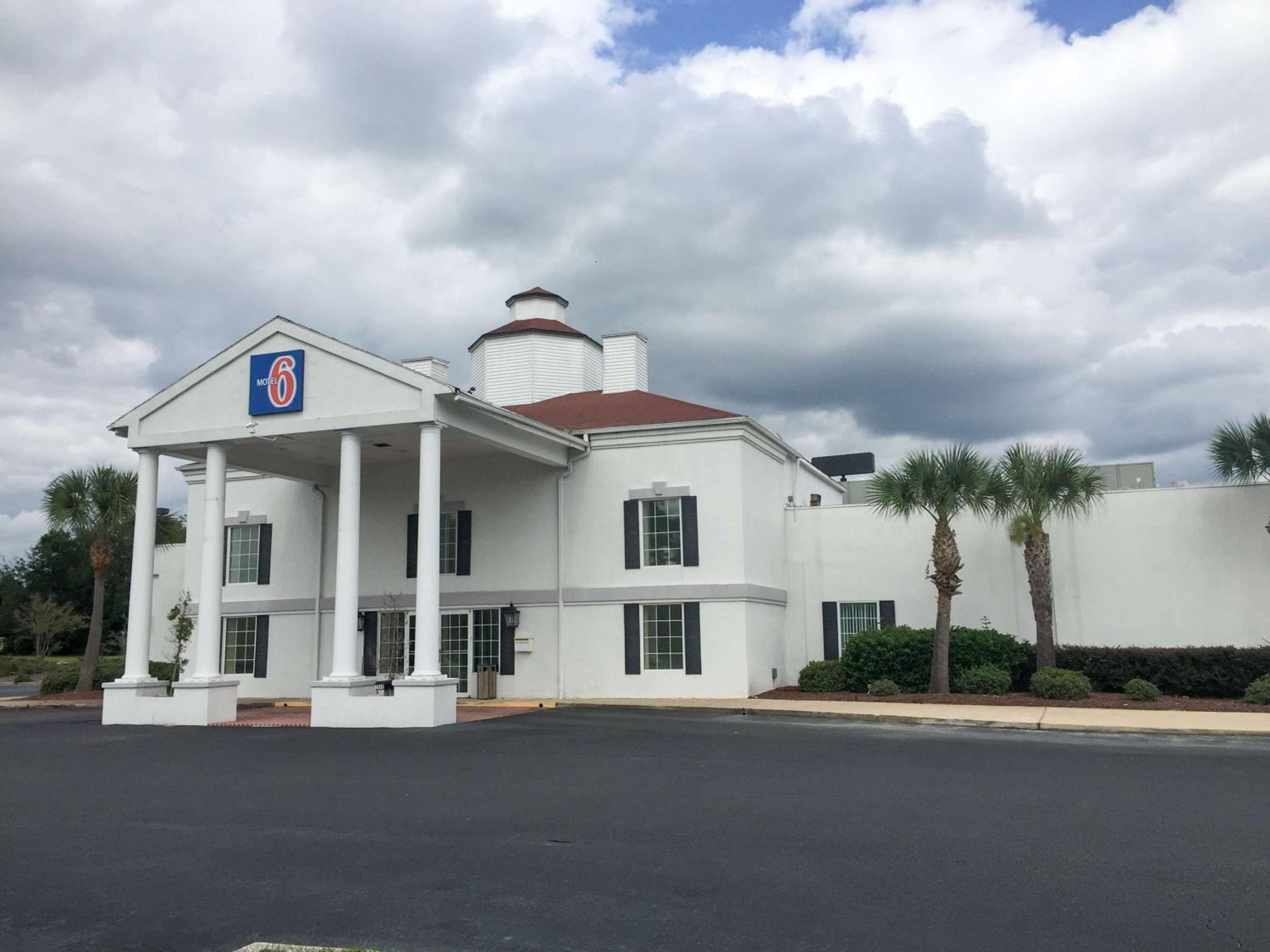 Brunswick Vacations - Motel 6-Brunswick, GA - Property Image 17