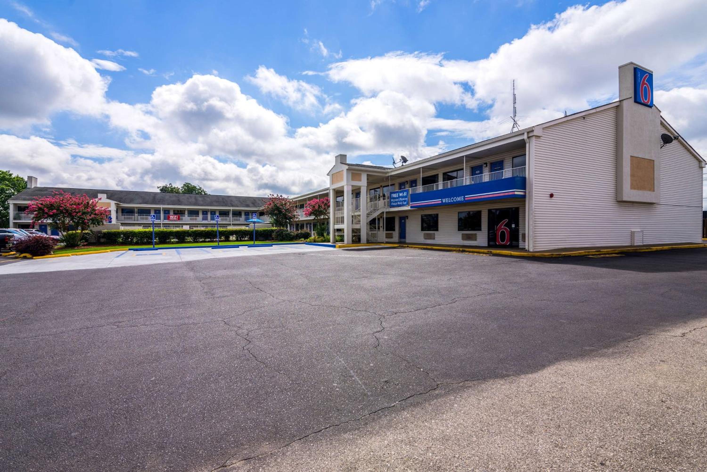 Oxford Vacations - Motel 6-Anniston, AL - Property Image 32