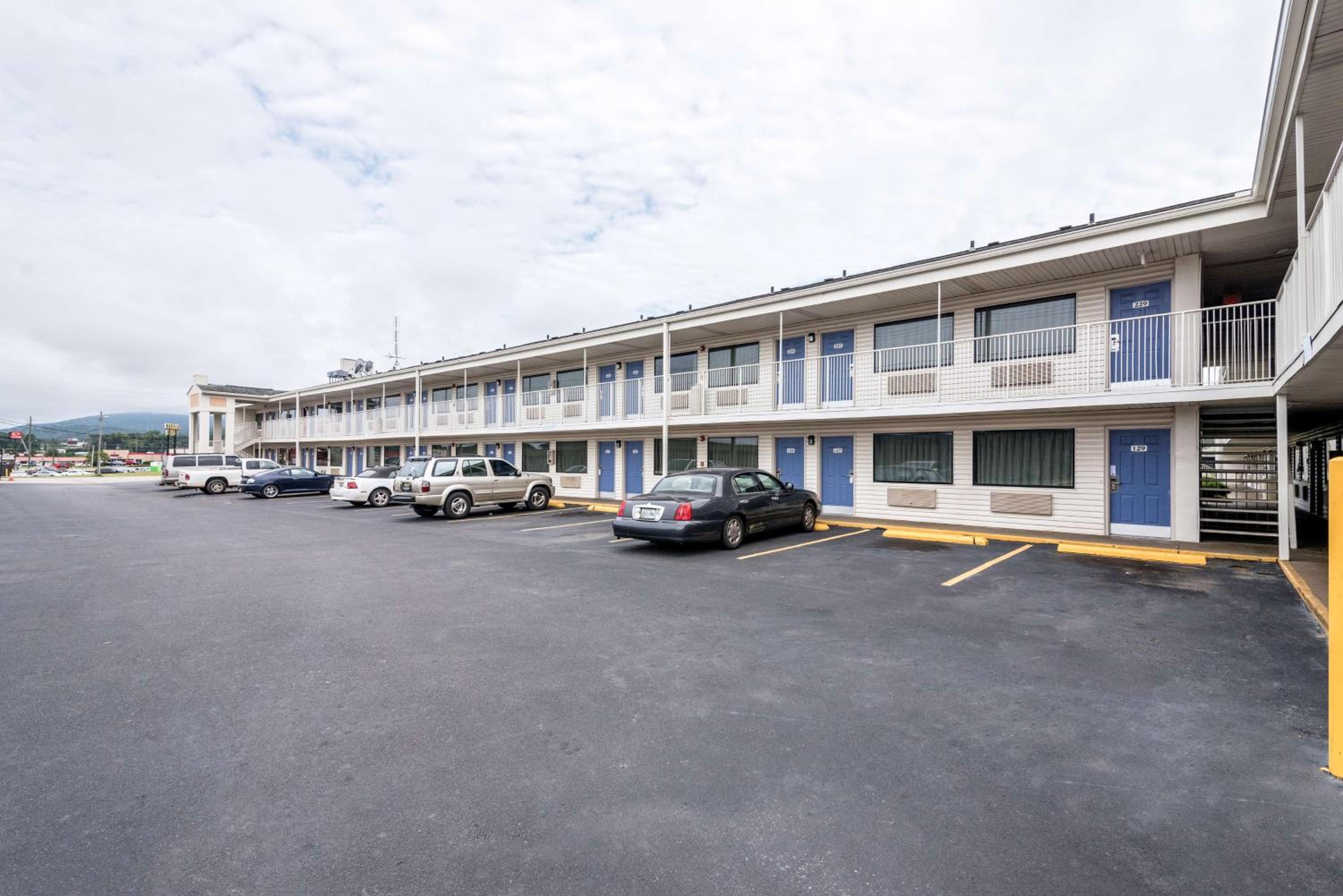 Oxford Vacations - Motel 6-Anniston, AL - Property Image 31