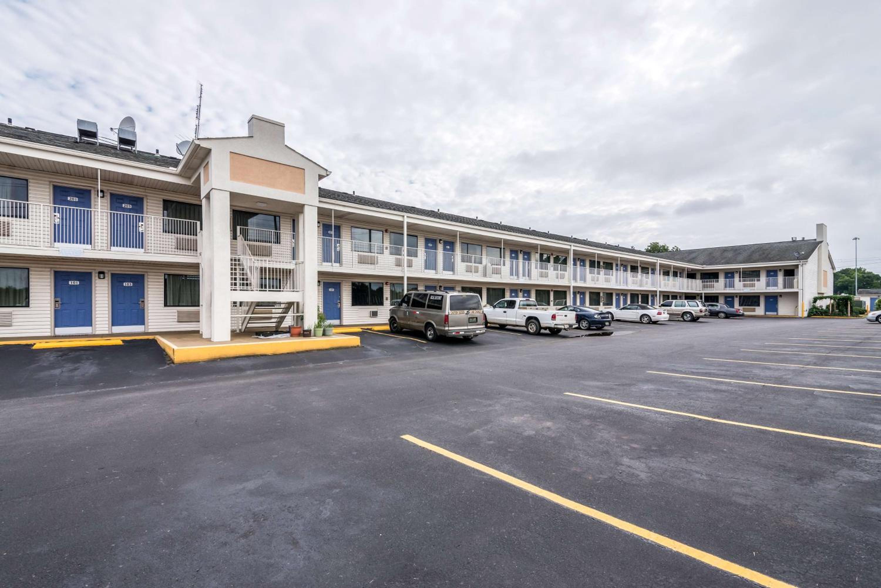 Oxford Vacations - Motel 6-Anniston, AL - Property Image 30
