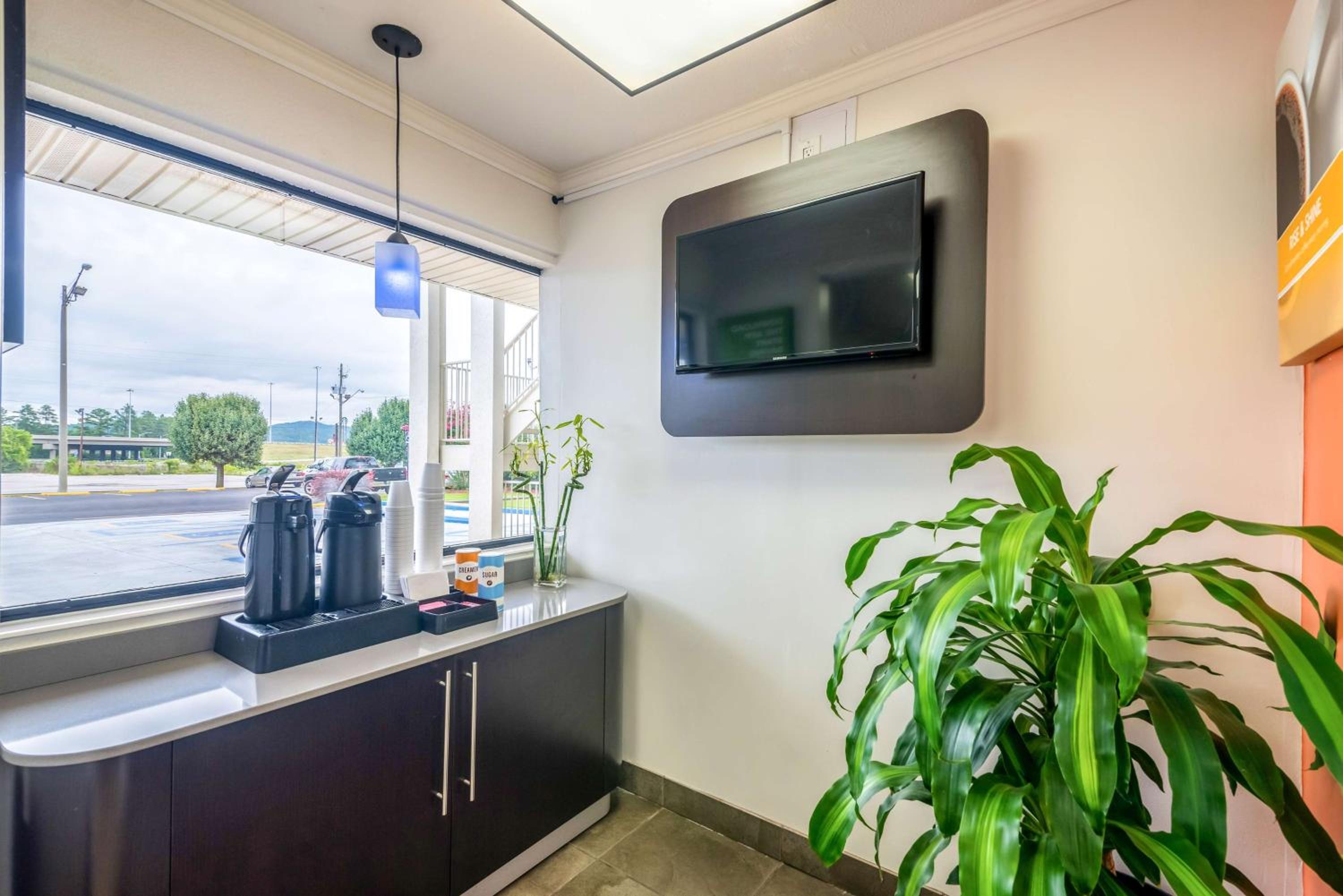 Oxford Vacations - Motel 6-Anniston, AL - Property Image 26
