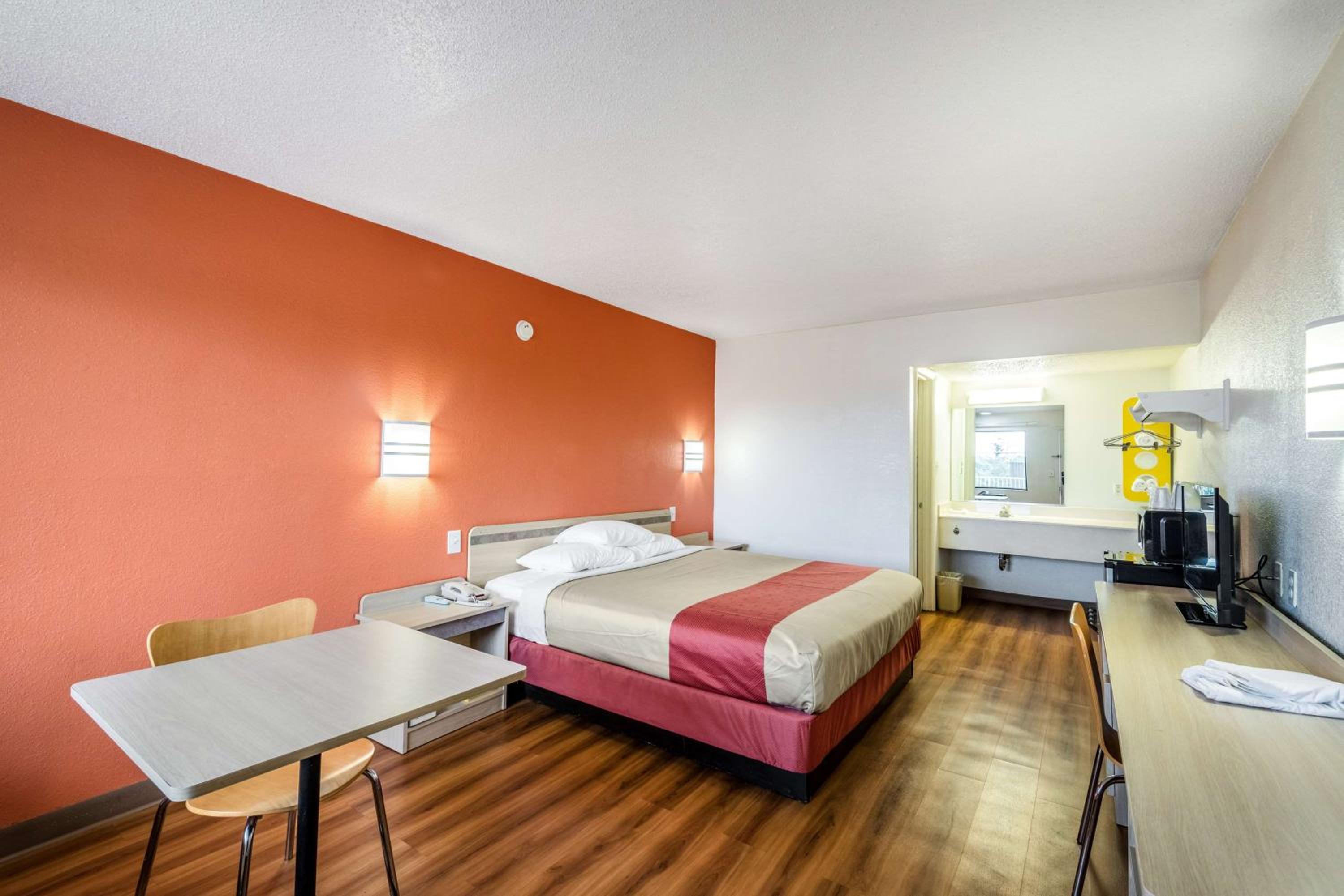 Oxford Vacations - Motel 6-Anniston, AL - Property Image 22