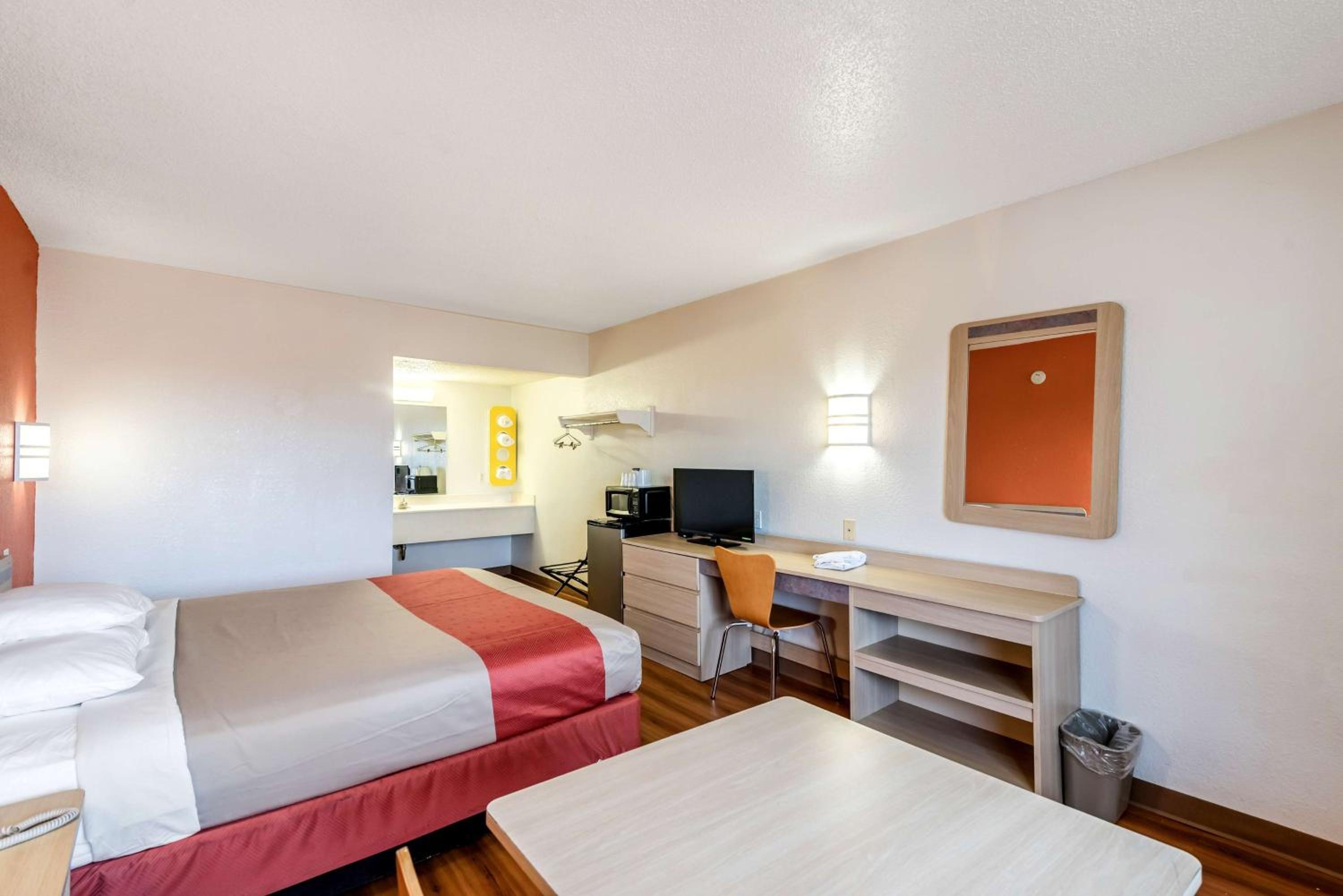 Oxford Vacations - Motel 6-Anniston, AL - Property Image 21