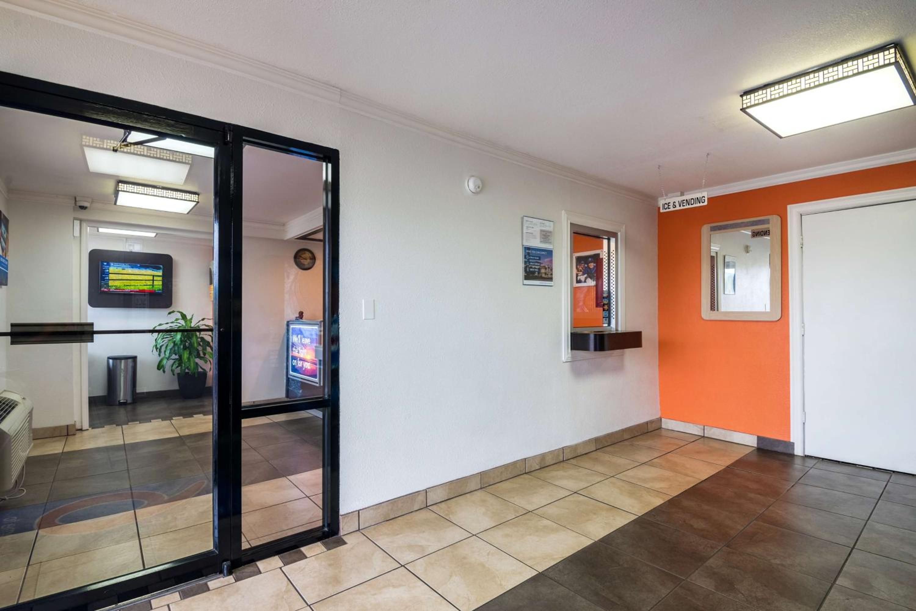 Oxford Vacations - Motel 6-Anniston, AL - Property Image 13