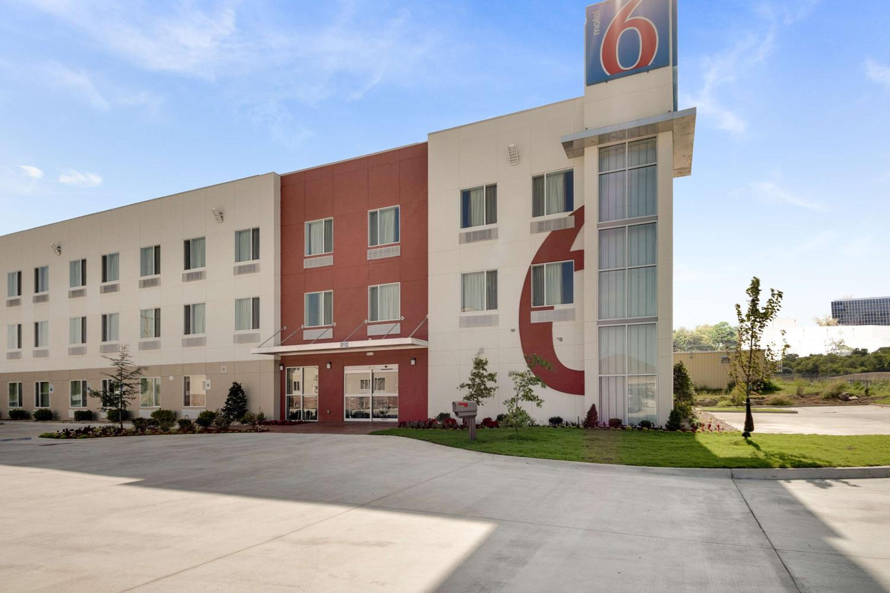 Motel 6-Tulsa, OK