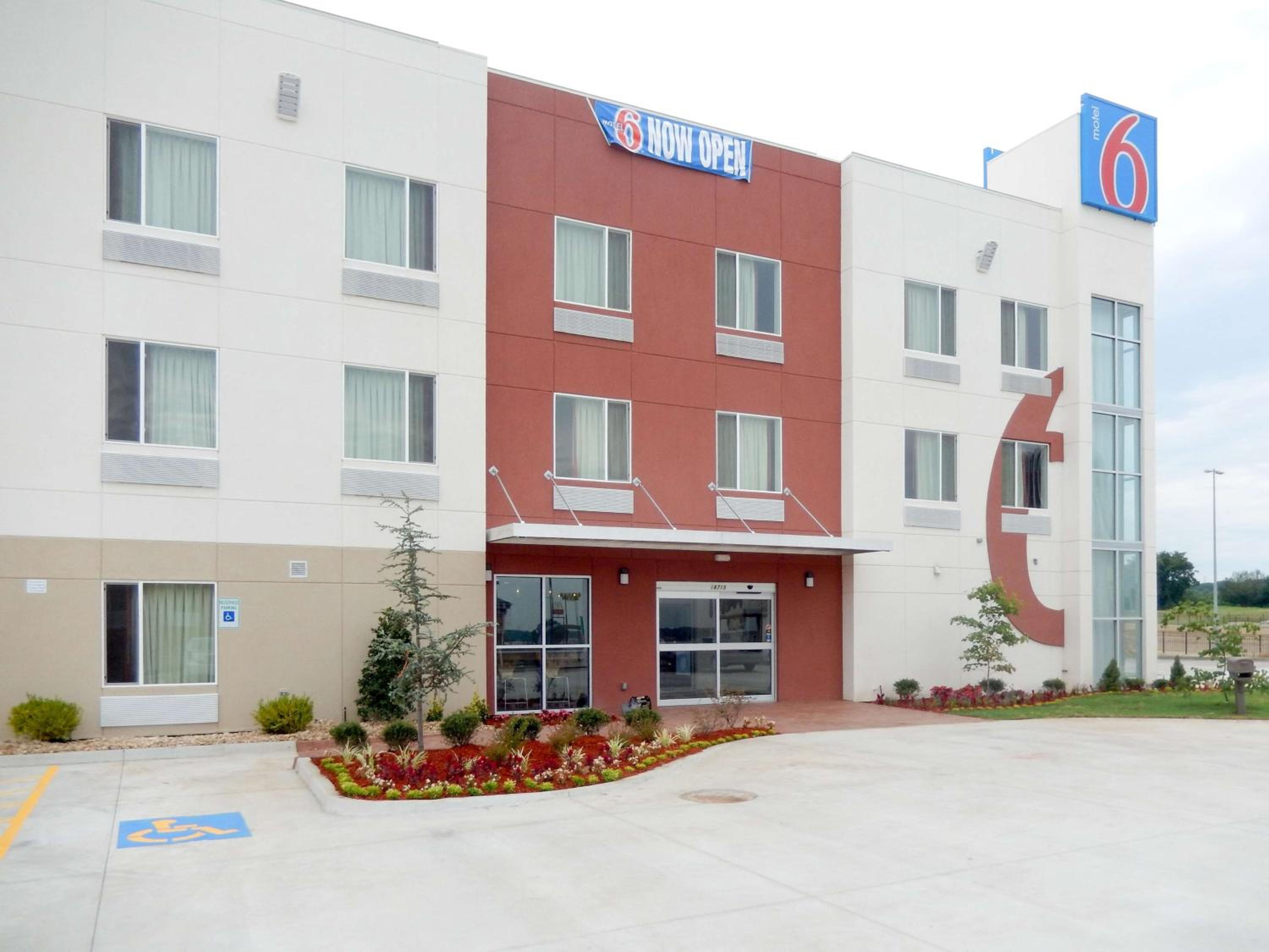 Motel 6-Tulsa, OK