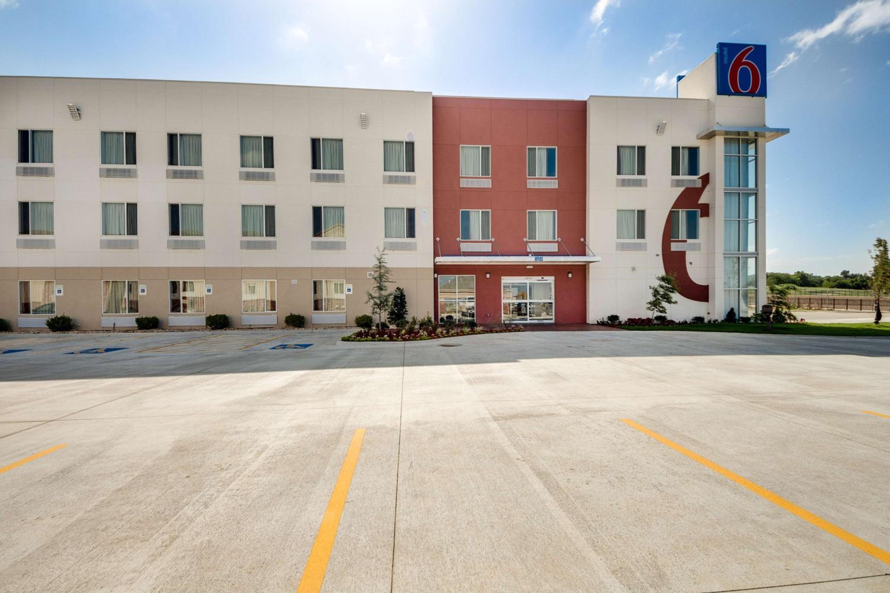 Motel 6-Tulsa, OK
